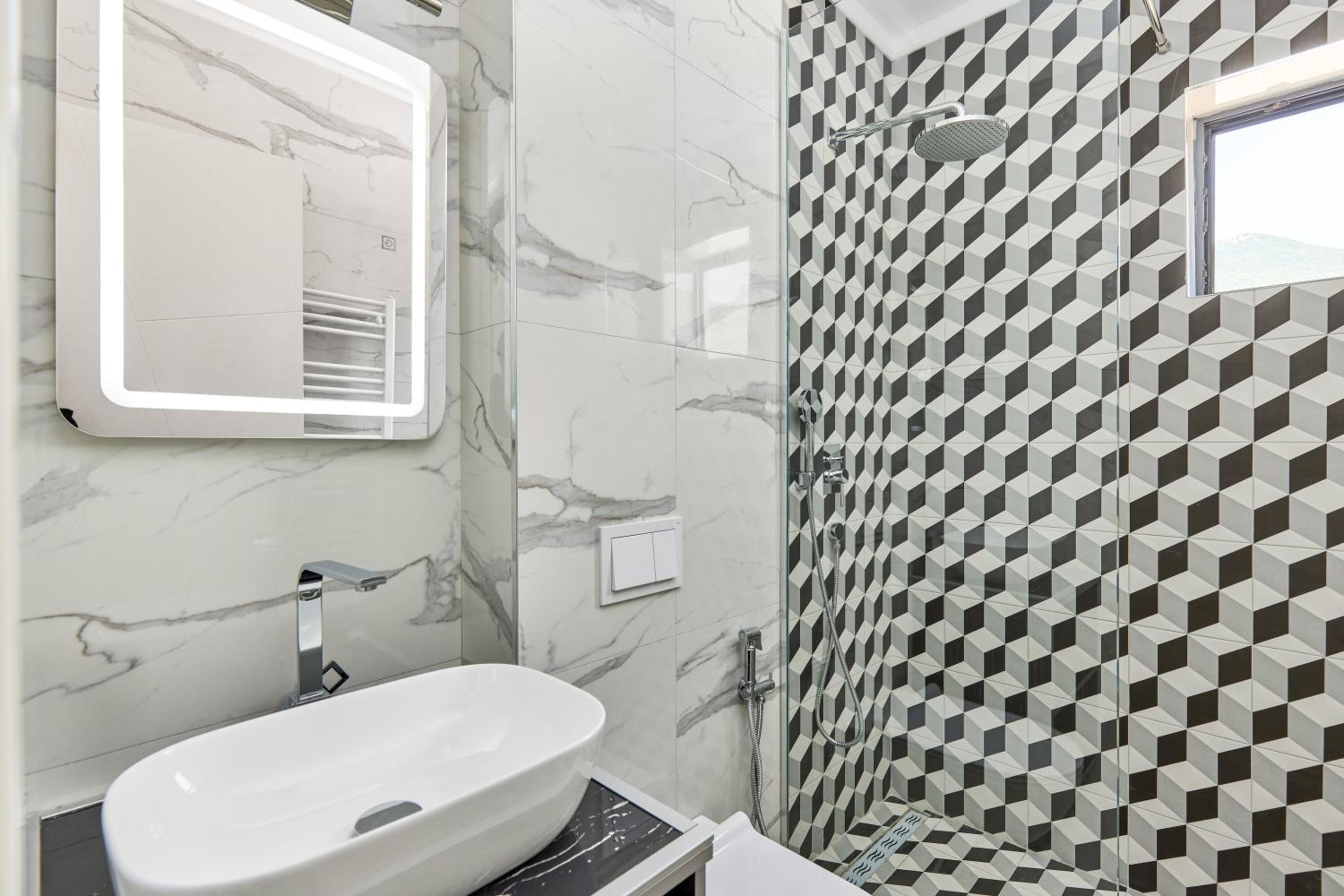 Moderna Luxury Apartments with HEATED pool view 4