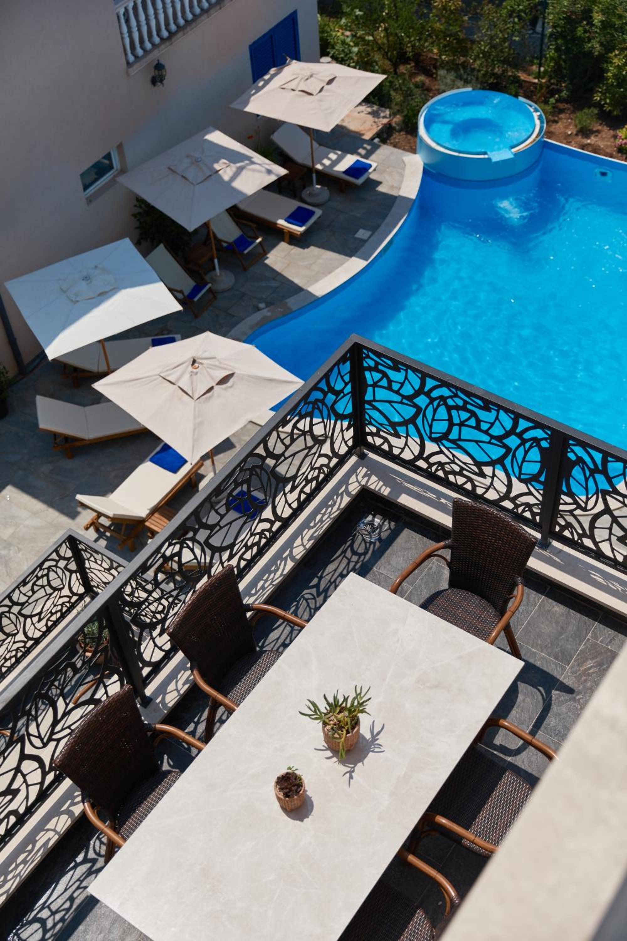 Moderna Luxury Apartments with HEATED pool view 2