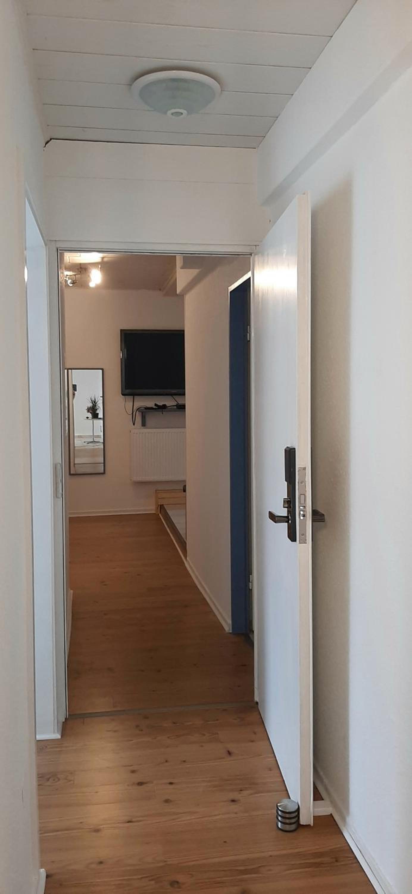 Blue Lagoon Holiday Apartments & Double Room with Balcony