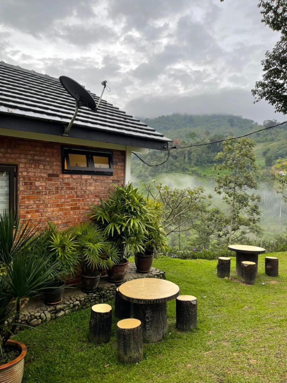 TUAH by D Manggis Infinity Pool Villa photo 4