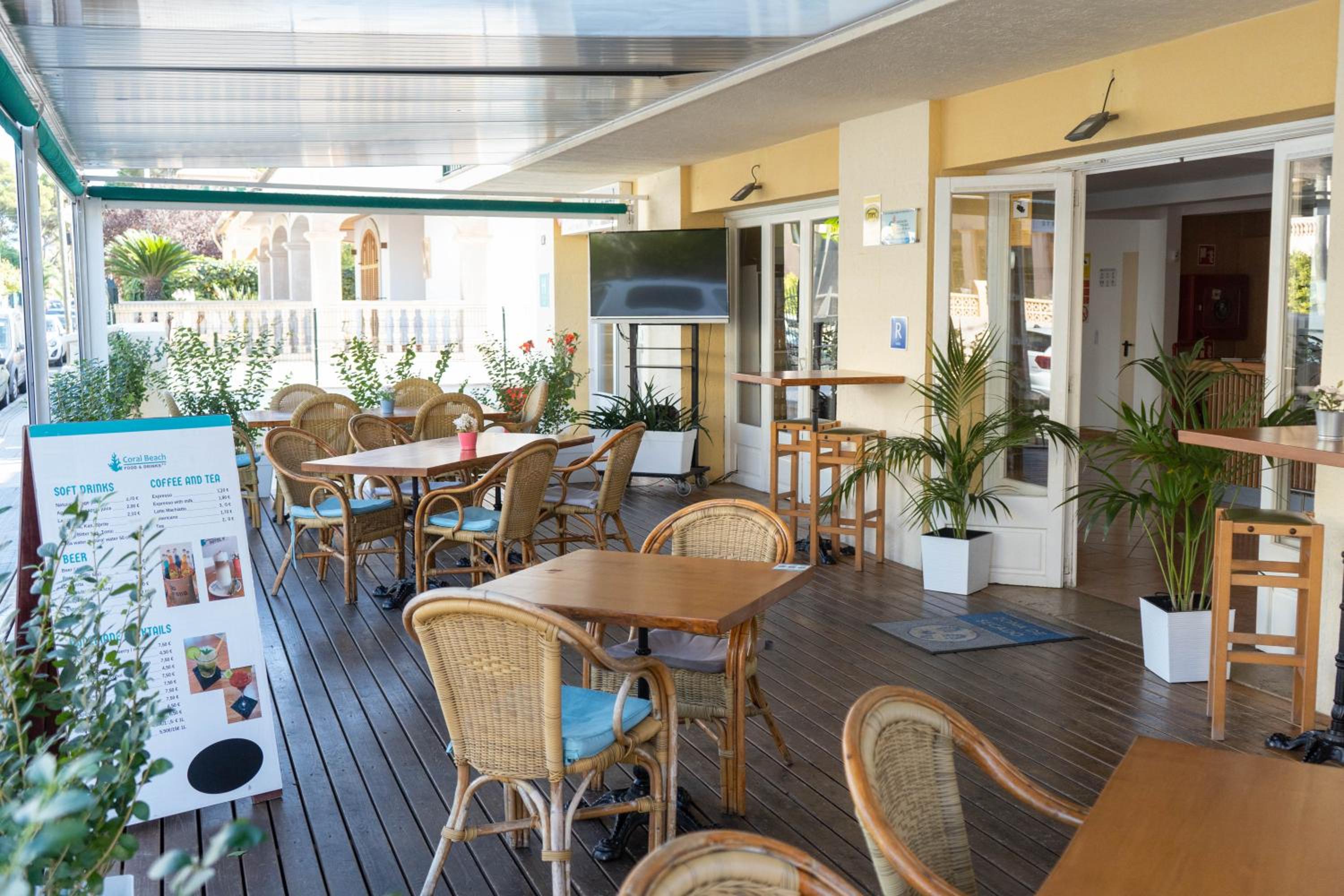 Playa de Palma Vacations - Coral beach house  food - Property Image 12