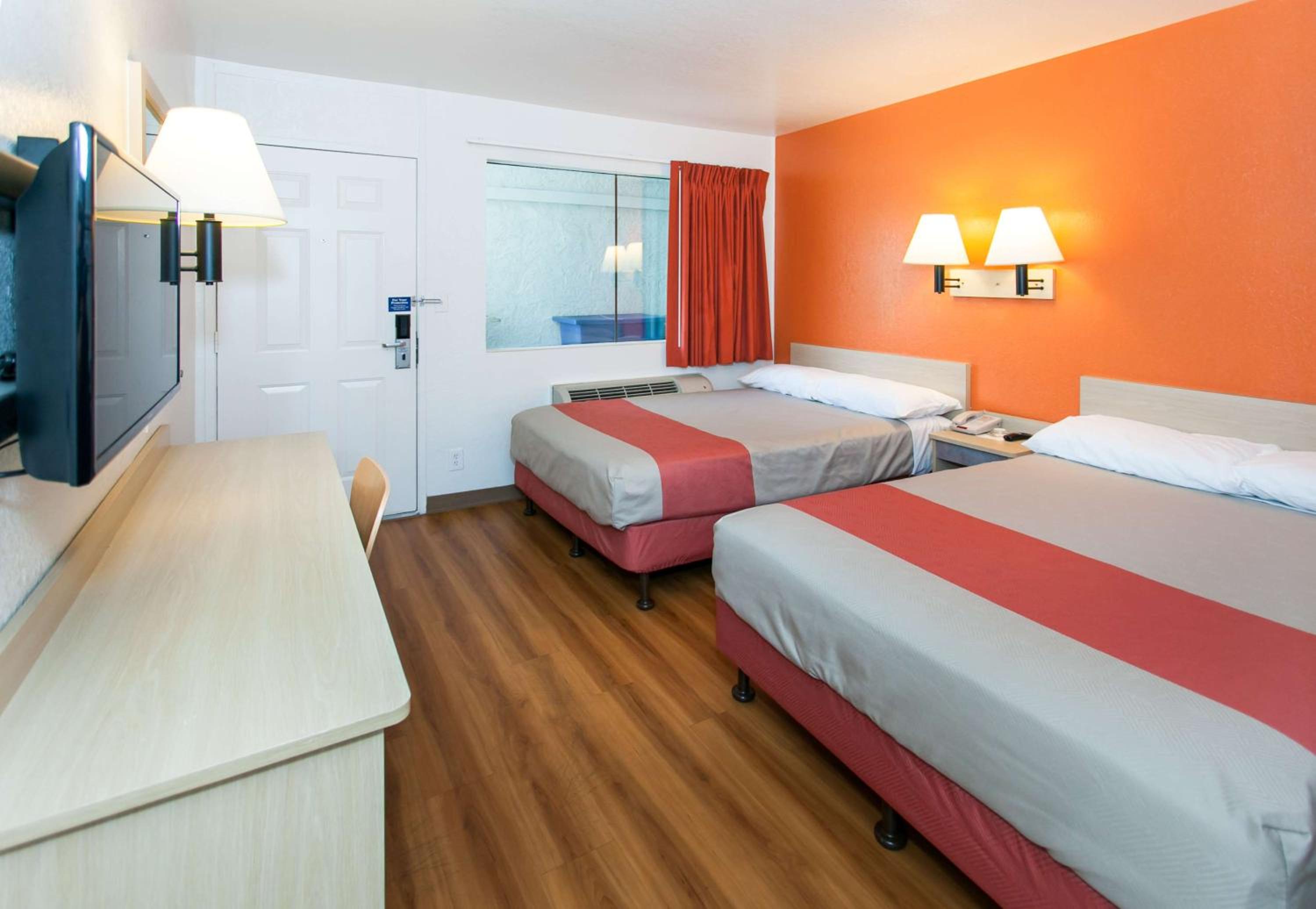 Rosemead Vacations - Motel 6-Rosemead, CA - Los Angeles - Property Image 46