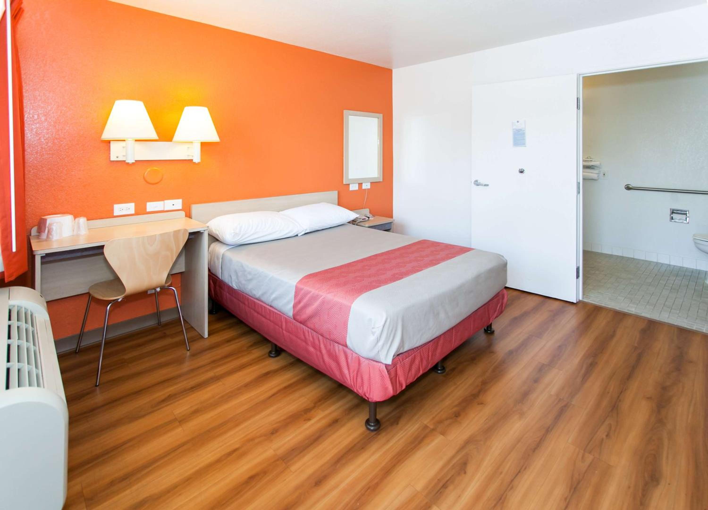 Rosemead Vacations - Motel 6-Rosemead, CA - Los Angeles - Property Image 49