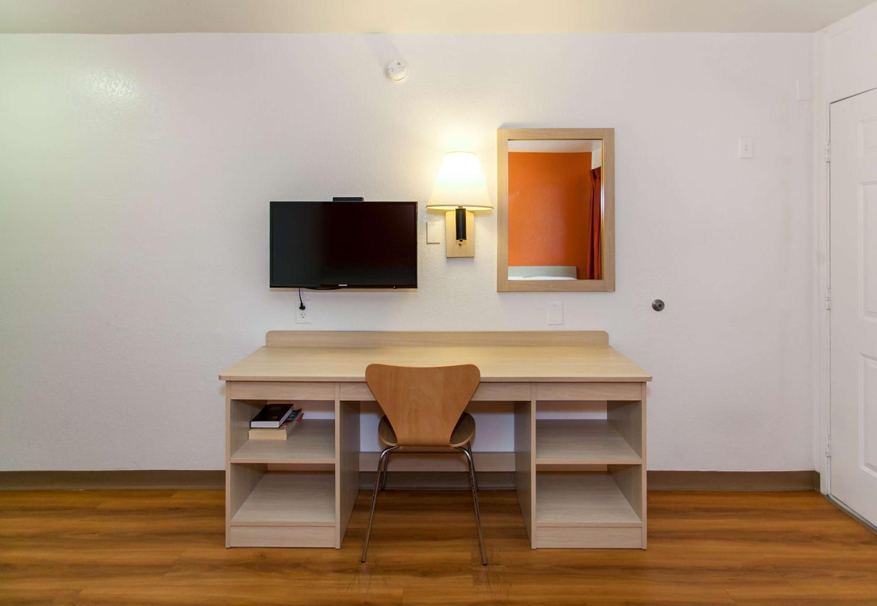 Rosemead Vacations - Motel 6-Rosemead, CA - Los Angeles - Property Image 51