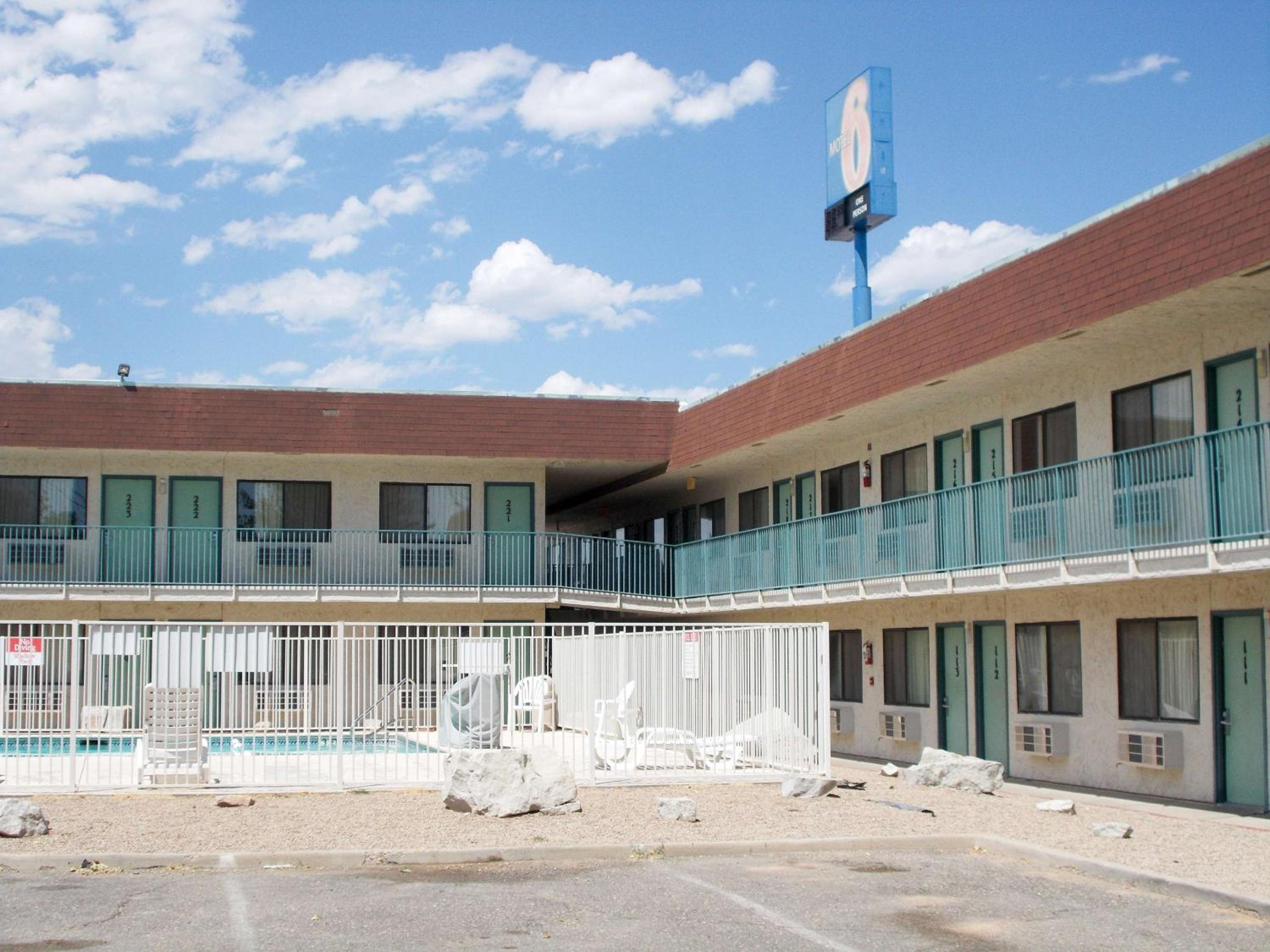 Green River Vacations - Motel 6-Green River, UT - Property Image 3