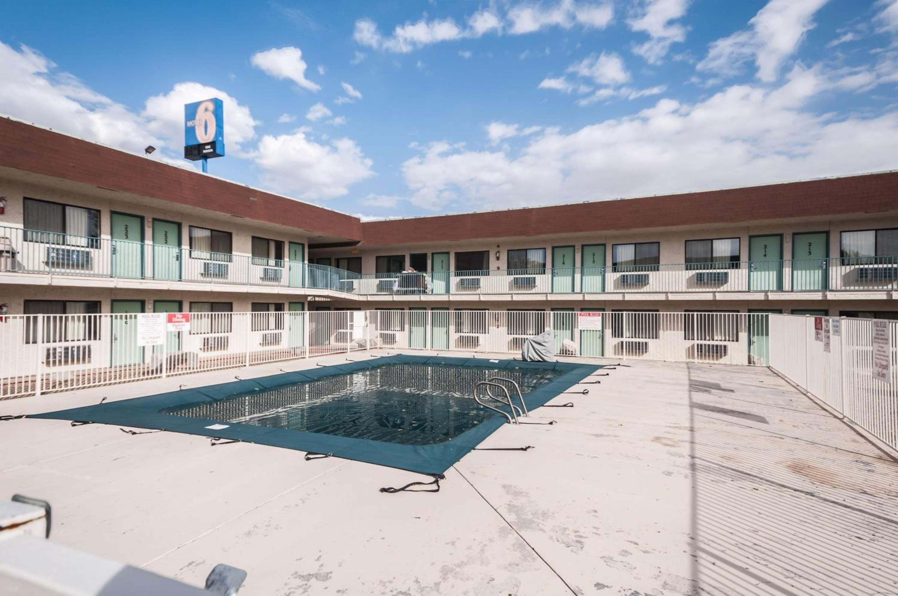 Green River Vacations - Motel 6-Green River, UT - Property Image 4