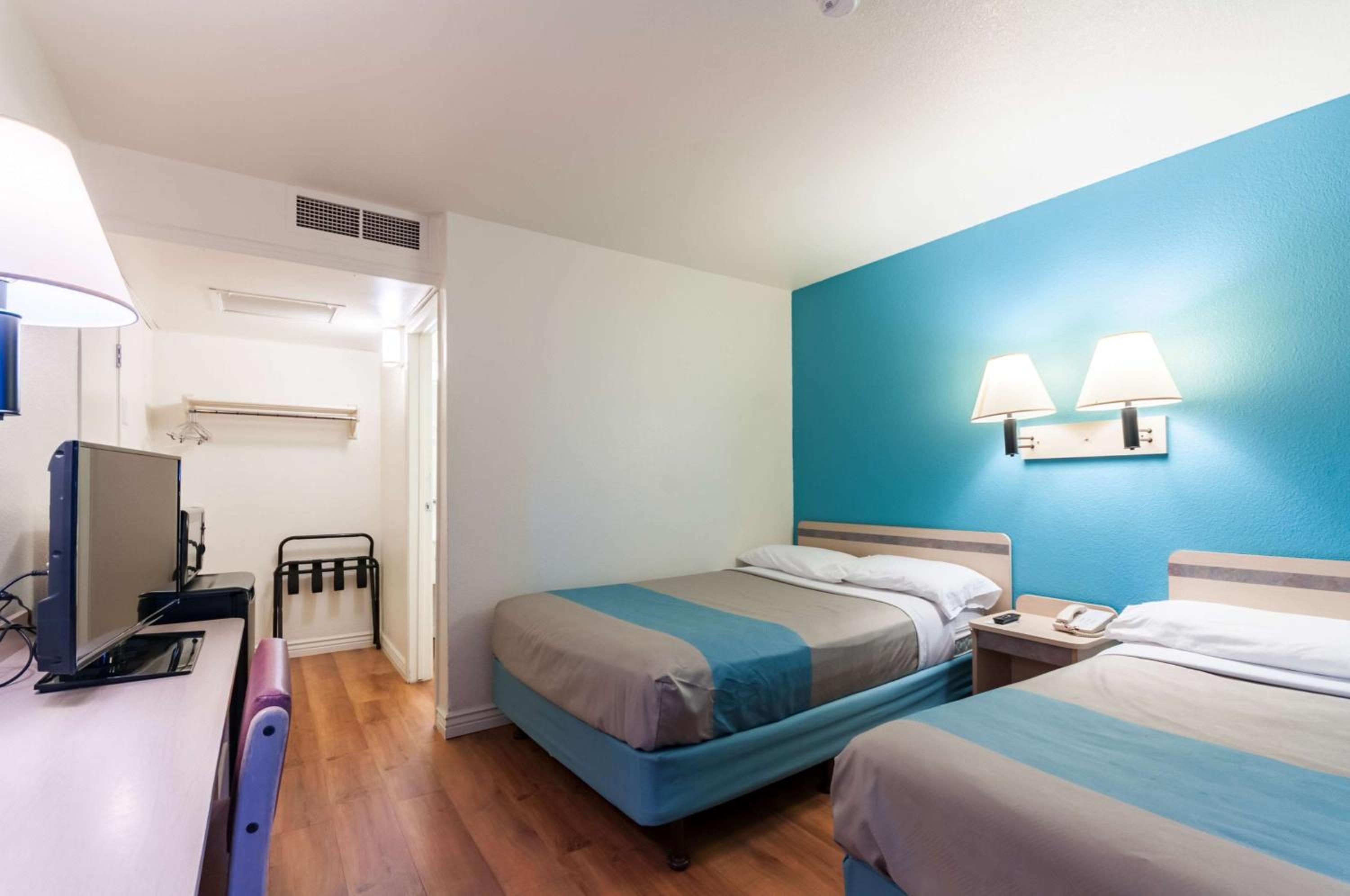Green River Vacations - Motel 6-Green River, UT - Property Image 5