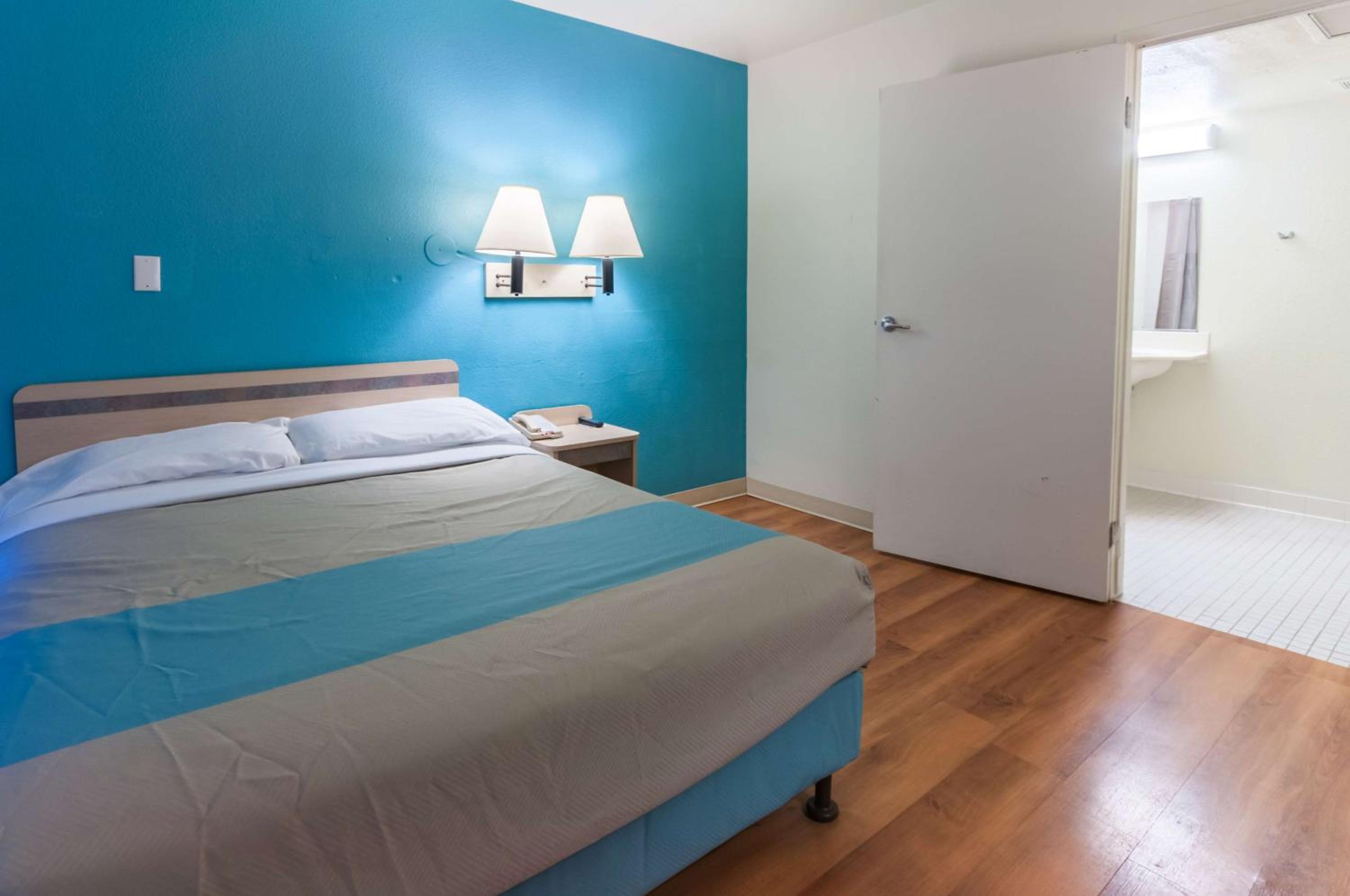 Green River Vacations - Motel 6-Green River, UT - Property Image 7