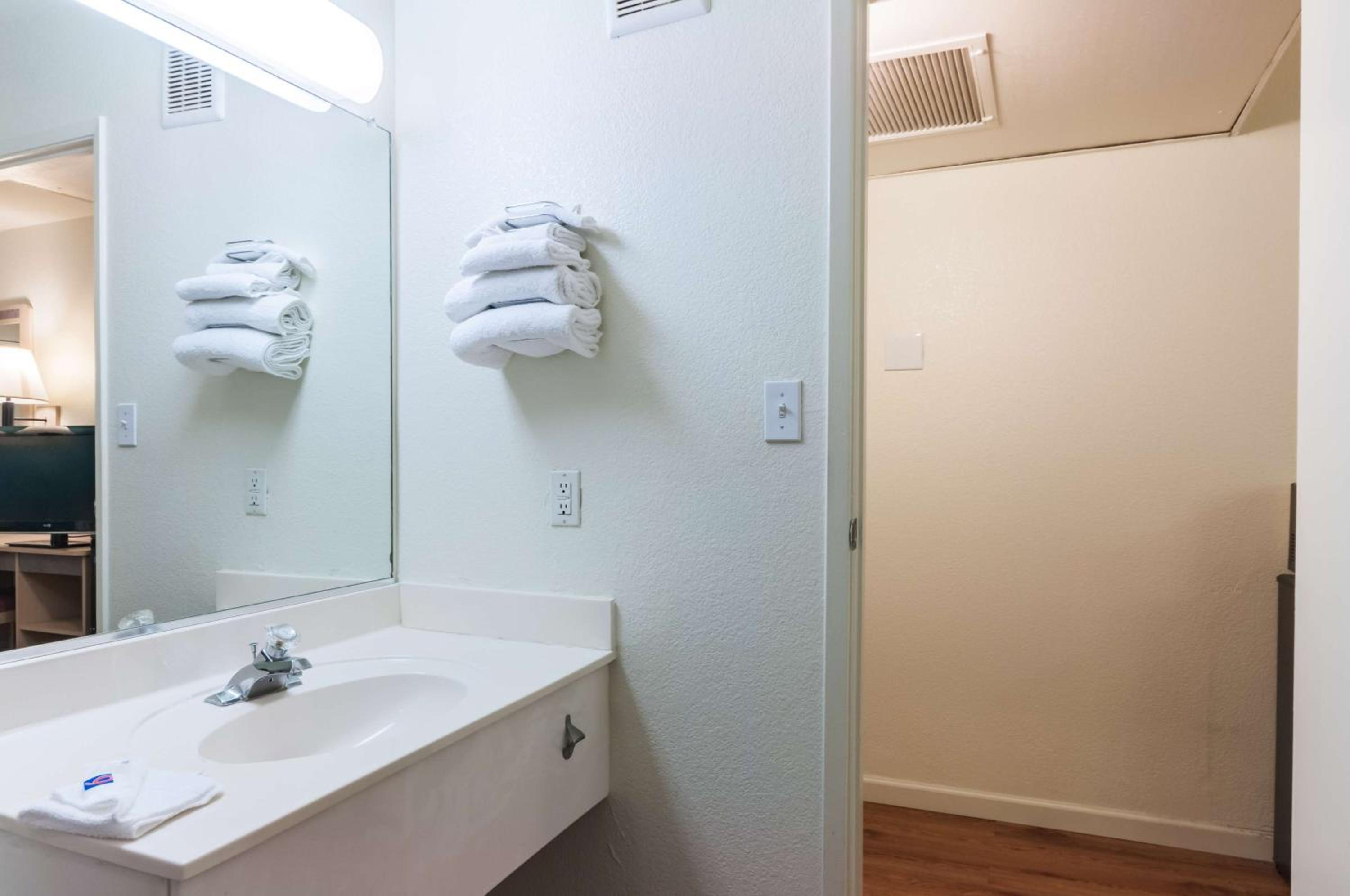 Green River Vacations - Motel 6-Green River, UT - Property Image 11