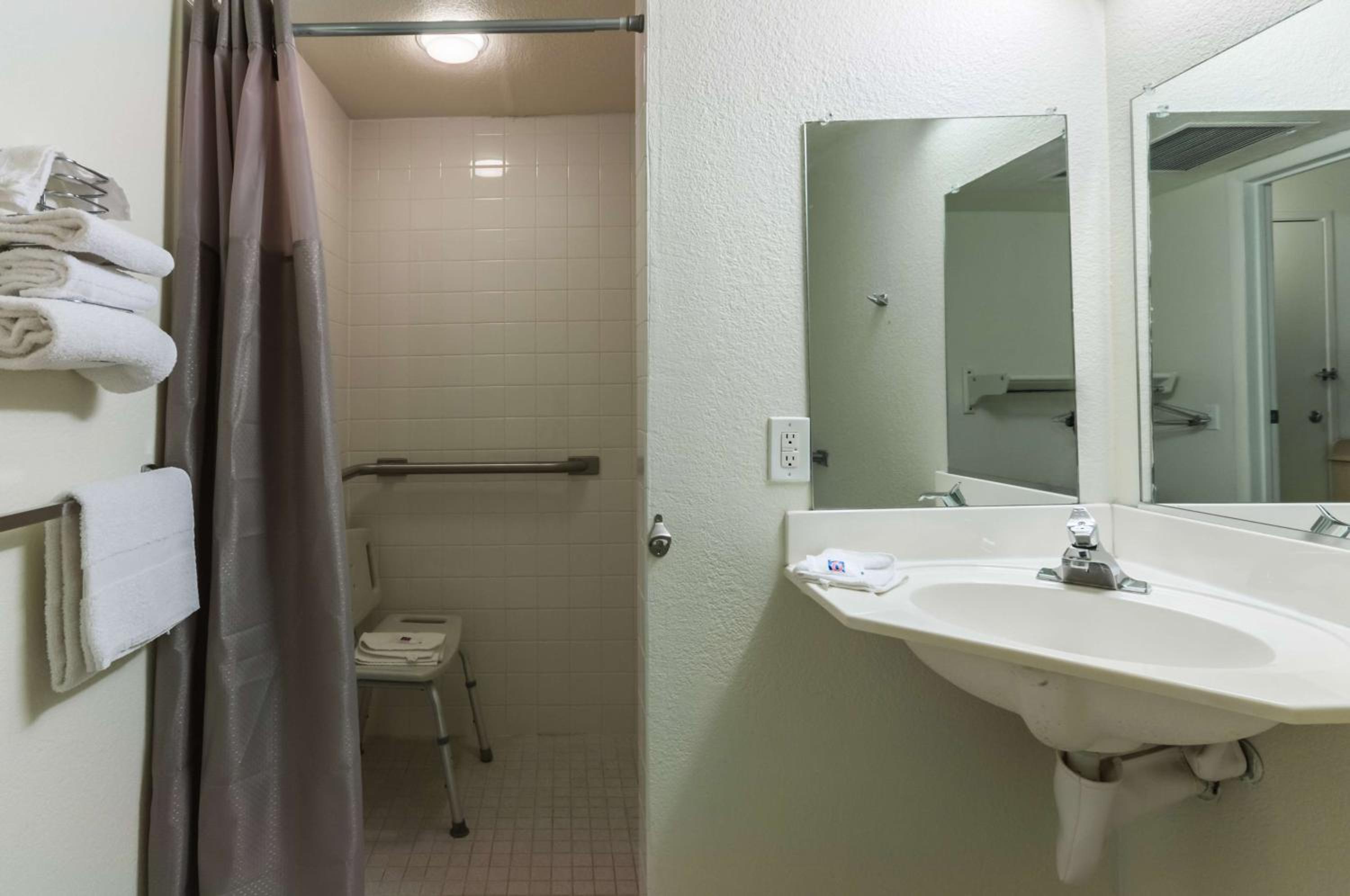 Green River Vacations - Motel 6-Green River, UT - Property Image 12