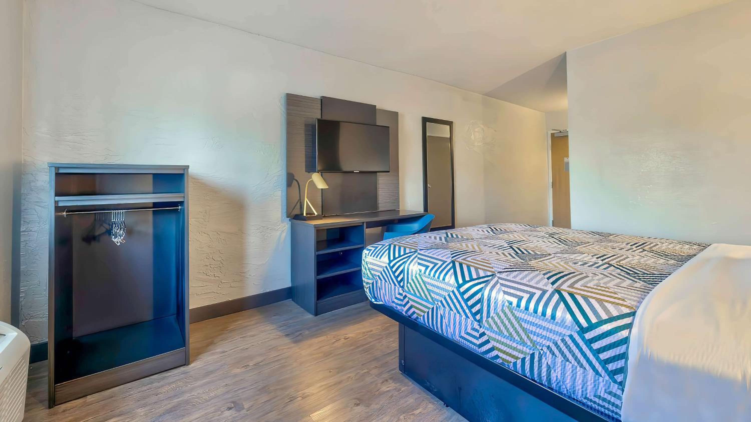 Glendale Vacations - Motel 6-Milwaukee, WI - Glendale - Property Image 9