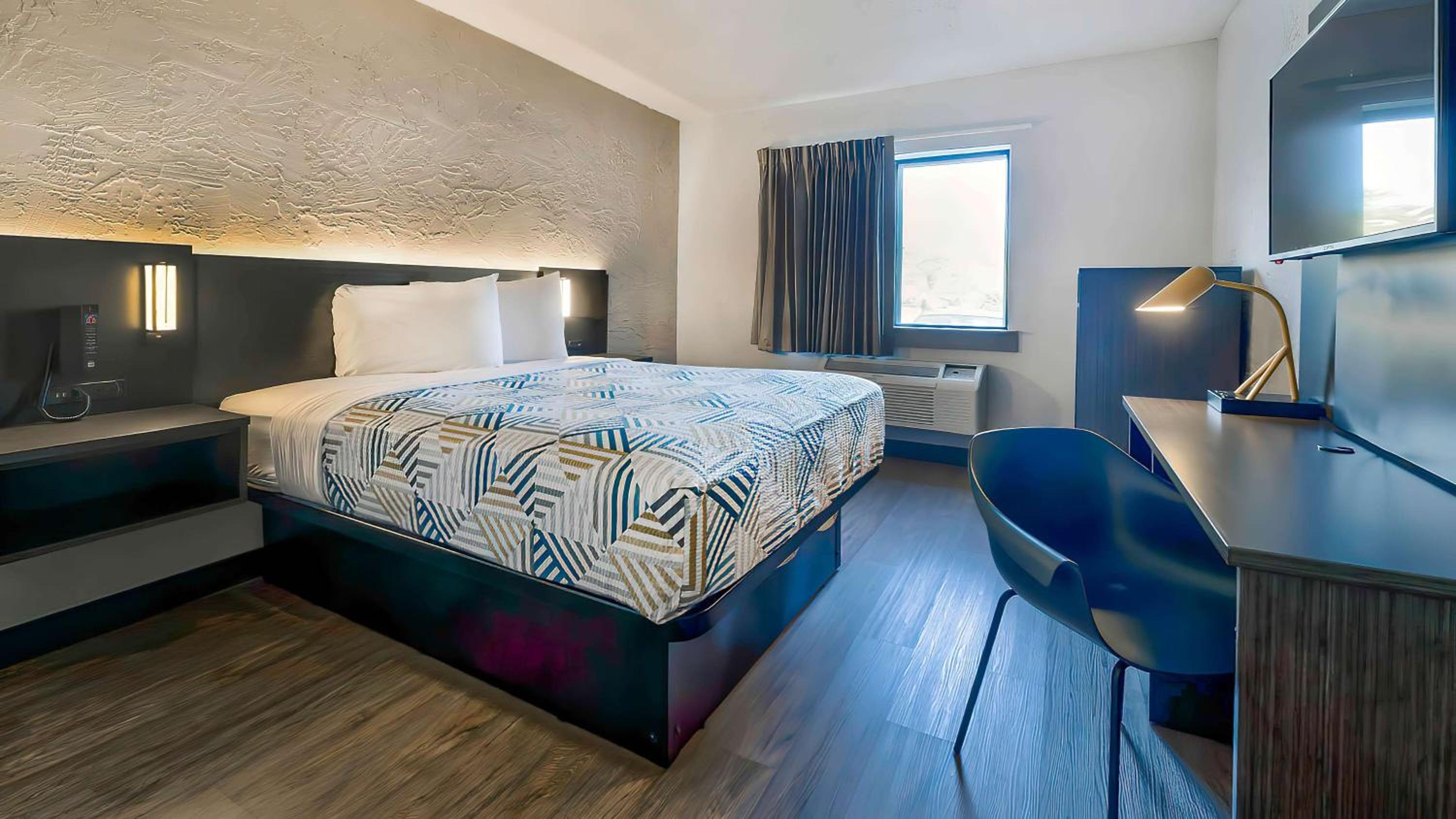 Glendale Vacations - Motel 6-Milwaukee, WI - Glendale - Property Image 10