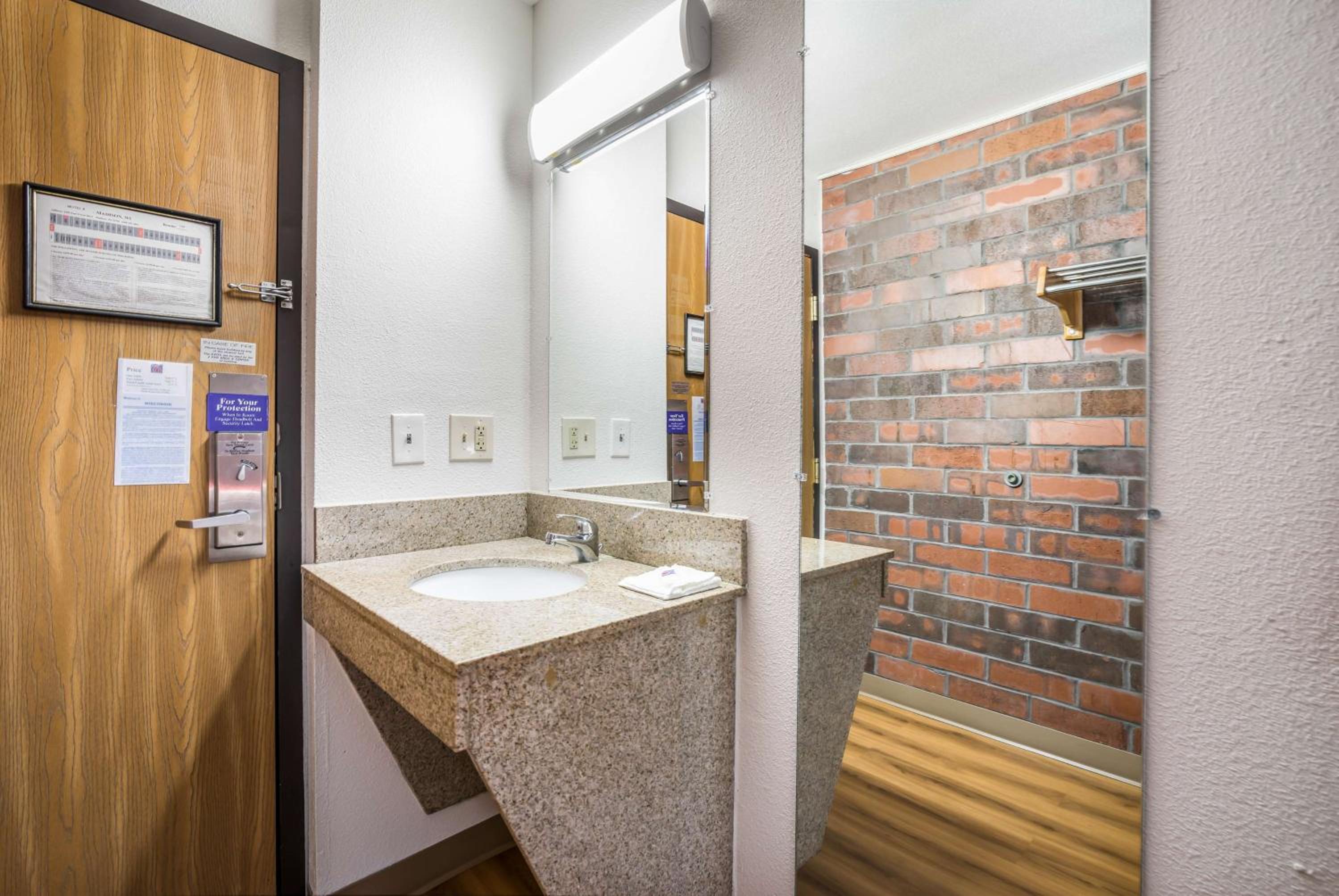 New York City Vacations - Motel 6-Madison, WI - East - Property Image 23