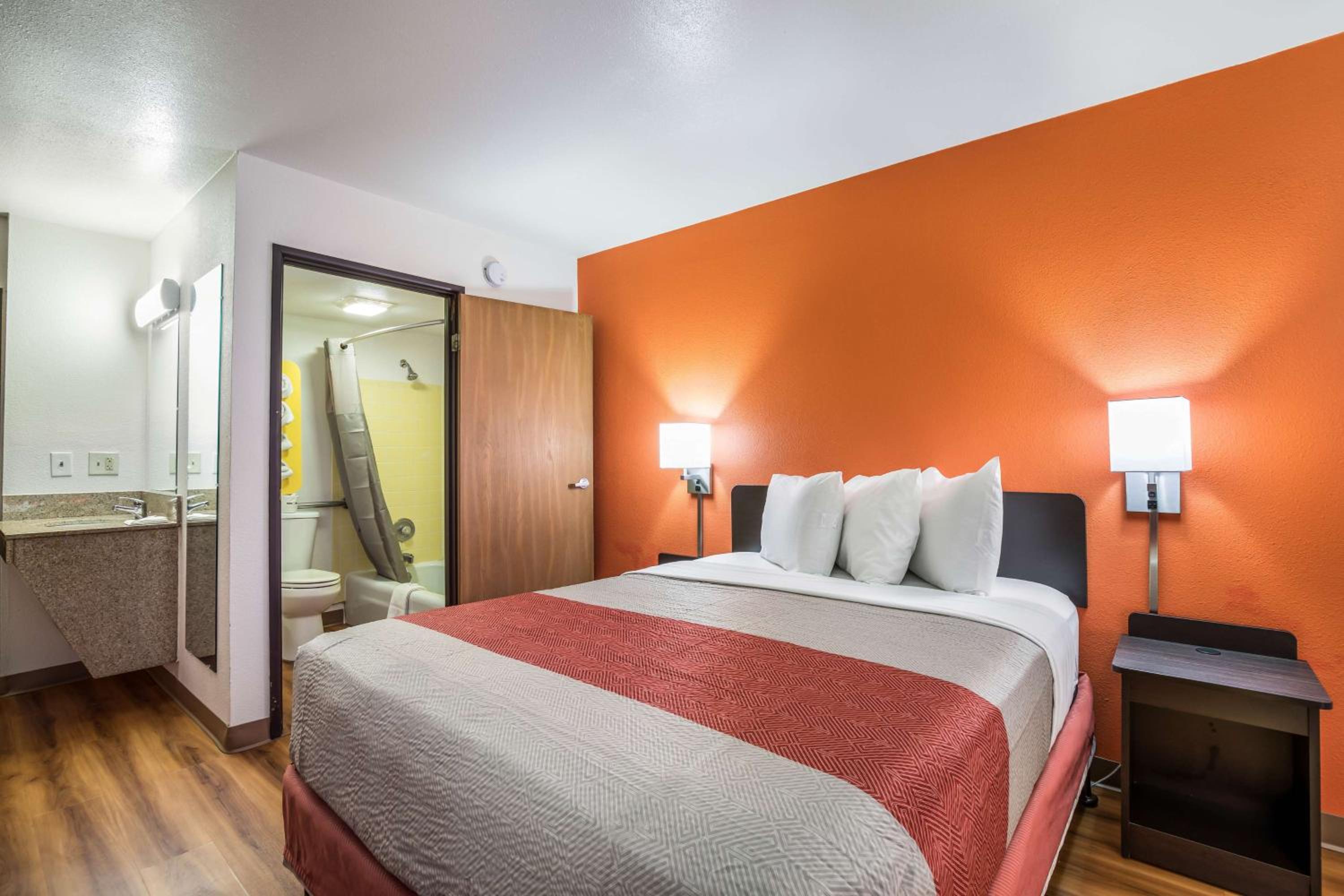 New York City Vacations - Motel 6-Madison, WI - East - Property Image 13