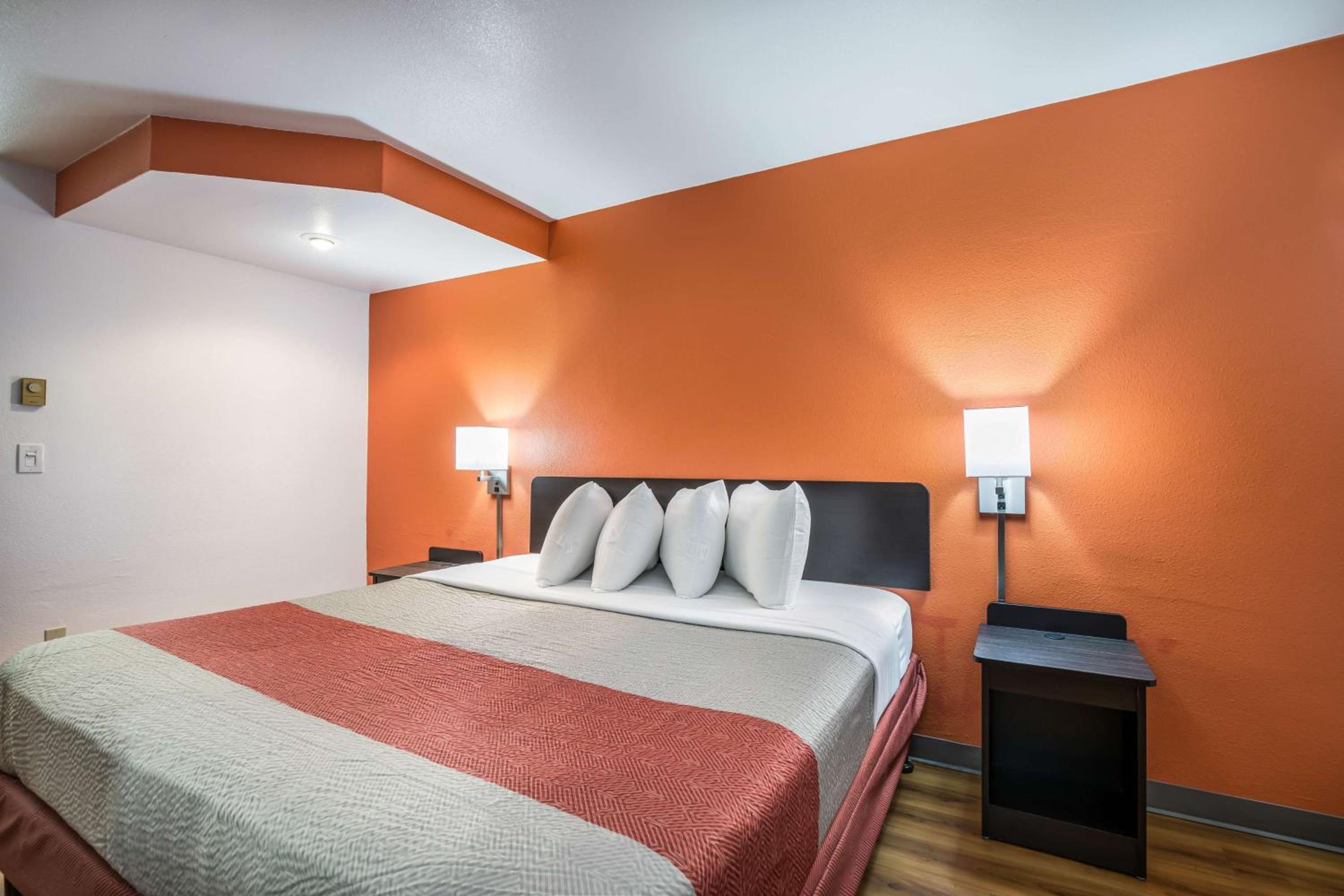 New York City Vacations - Motel 6-Madison, WI - East - Property Image 11