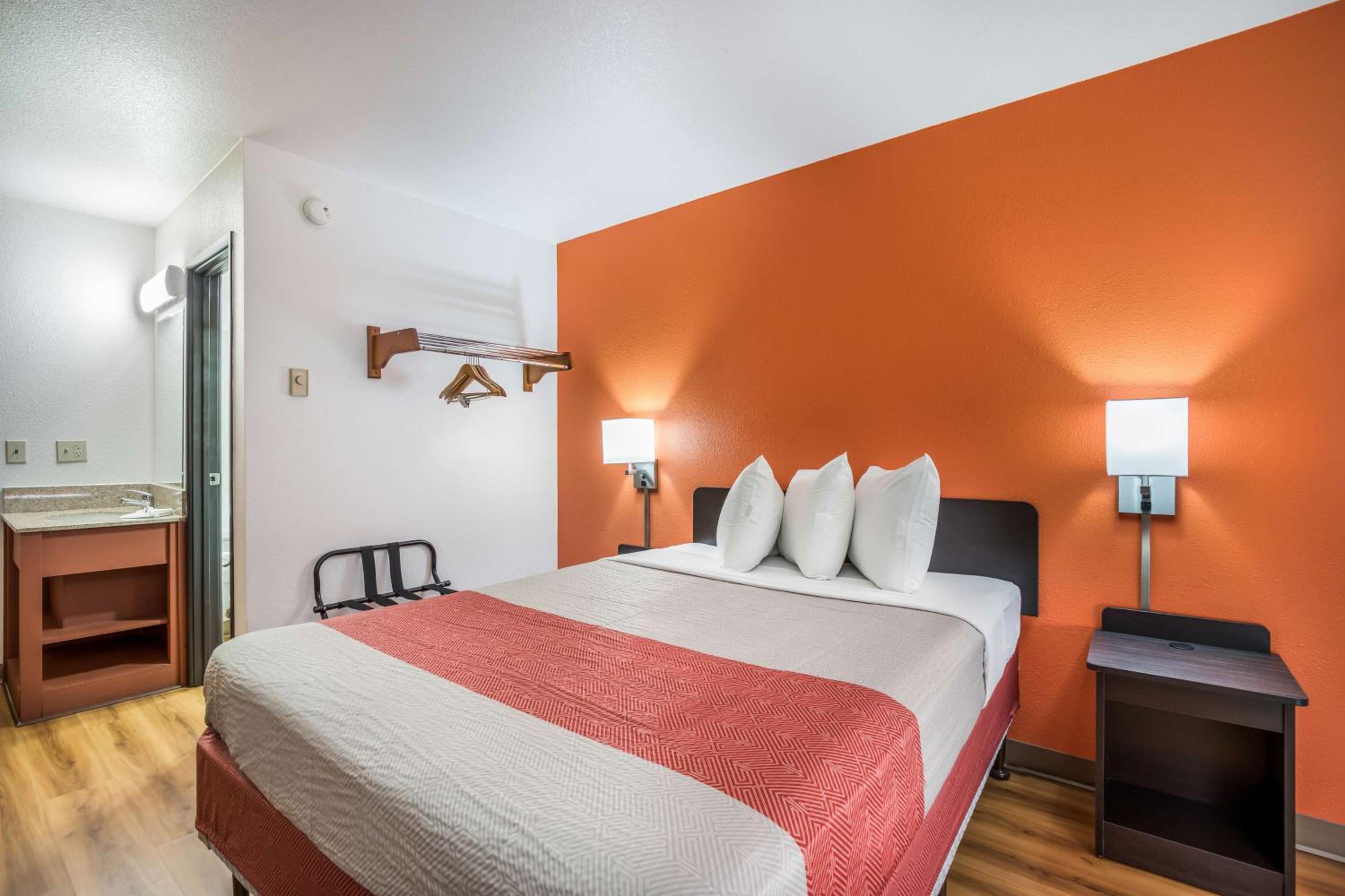 New York City Vacations - Motel 6-Madison, WI - East - Property Image 3
