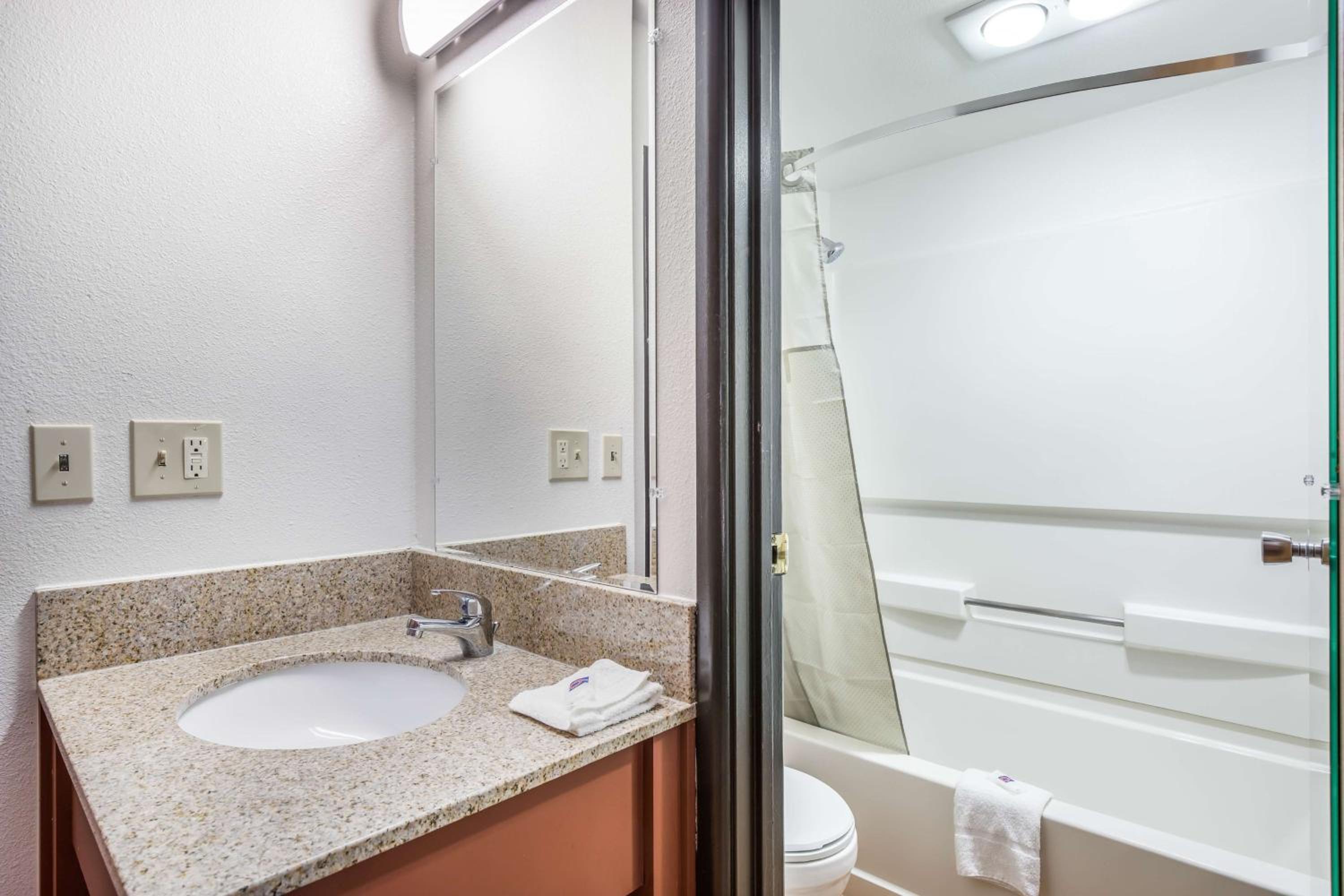 New York City Vacations - Motel 6-Madison, WI - East - Property Image 27
