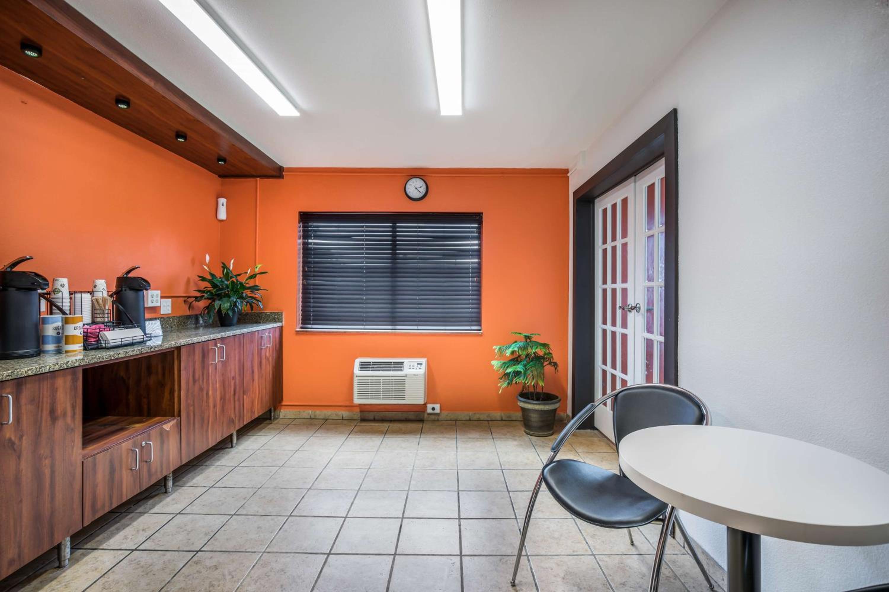 New York City Vacations - Motel 6-Madison, WI - East - Property Image 24