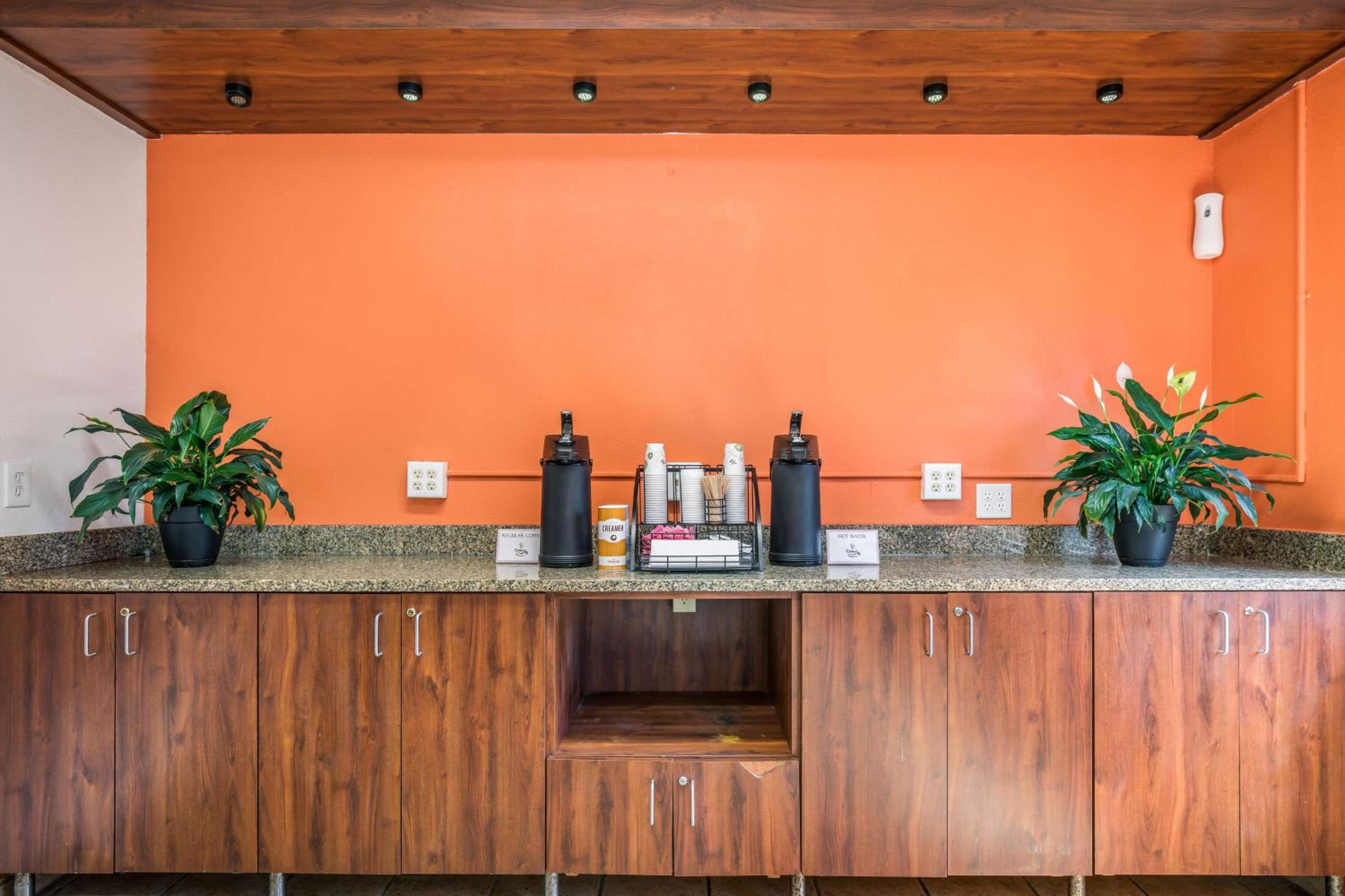 New York City Vacations - Motel 6-Madison, WI - East - Property Image 18