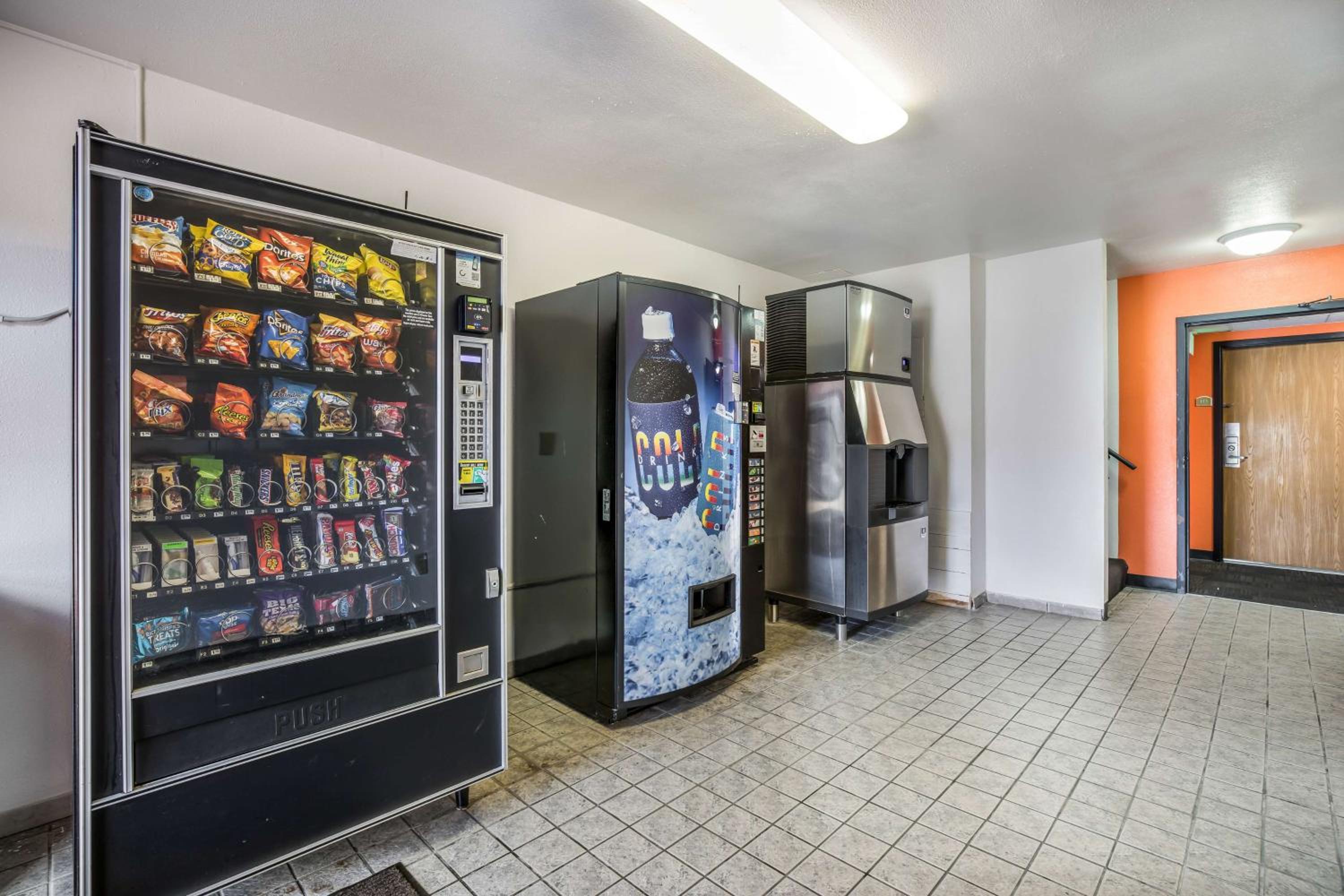 New York City Vacations - Motel 6-Madison, WI - East - Property Image 21