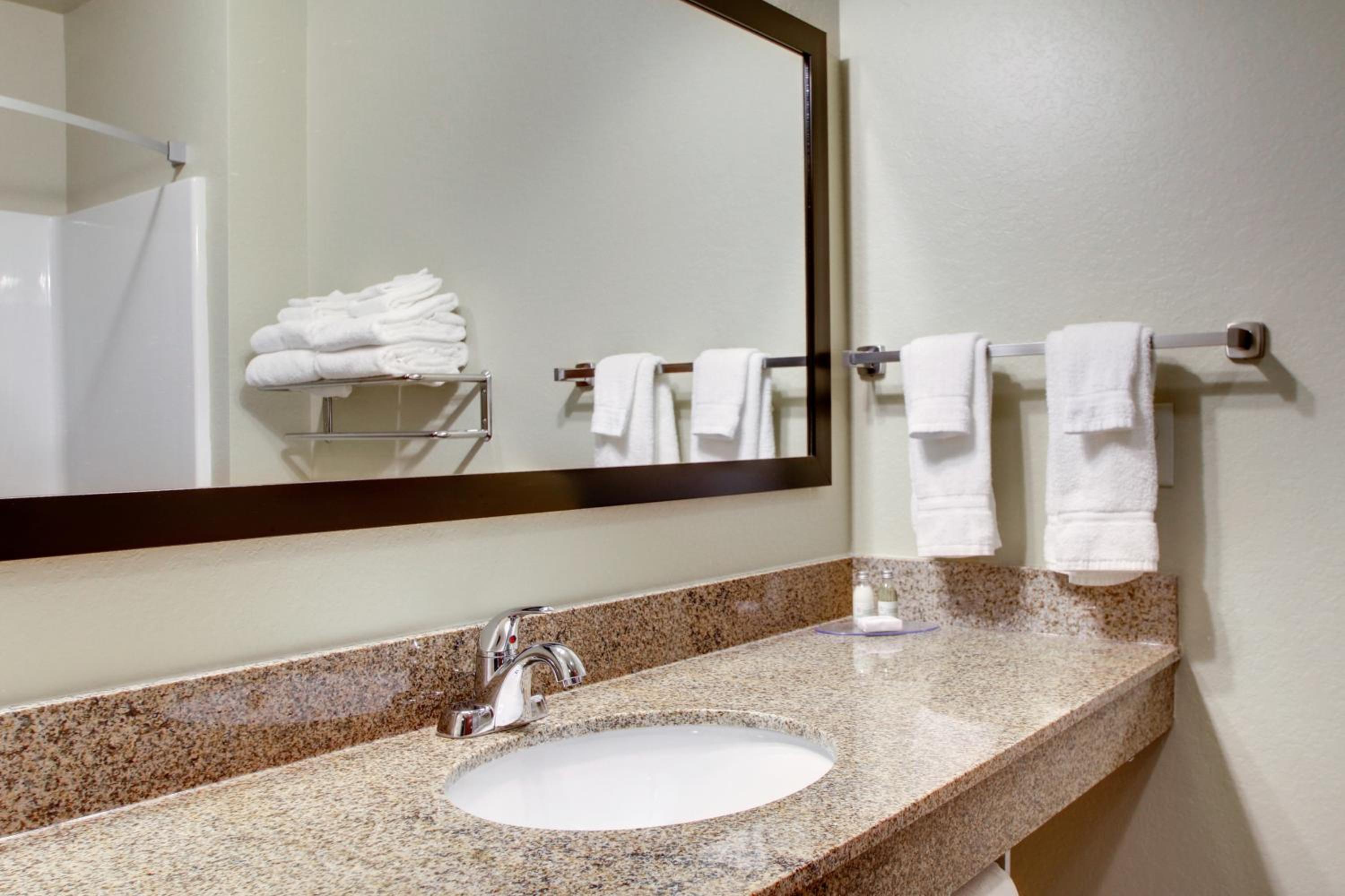 Cobblestone Inn & Suites - Schuyler