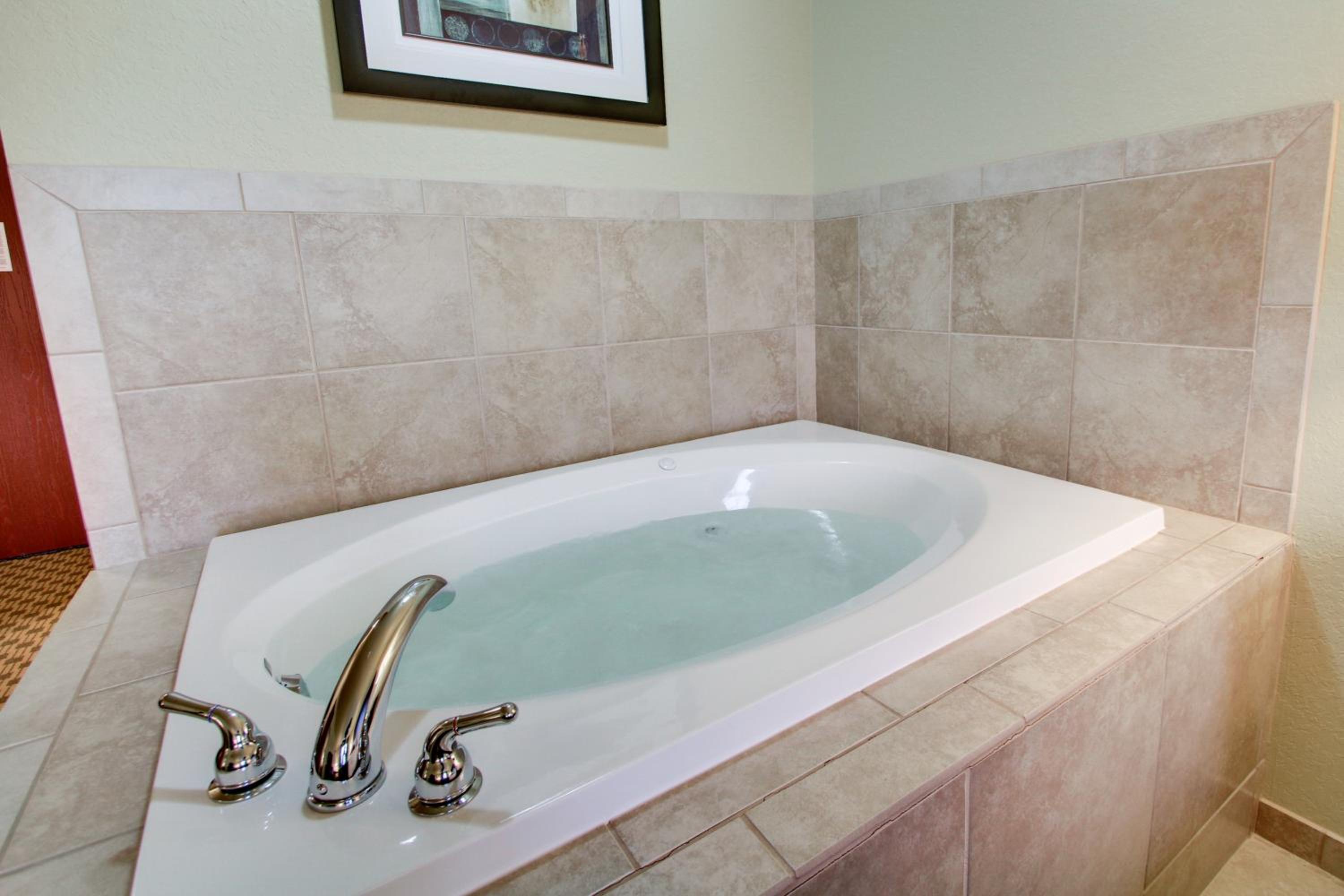 Cobblestone Inn & Suites - Schuyler