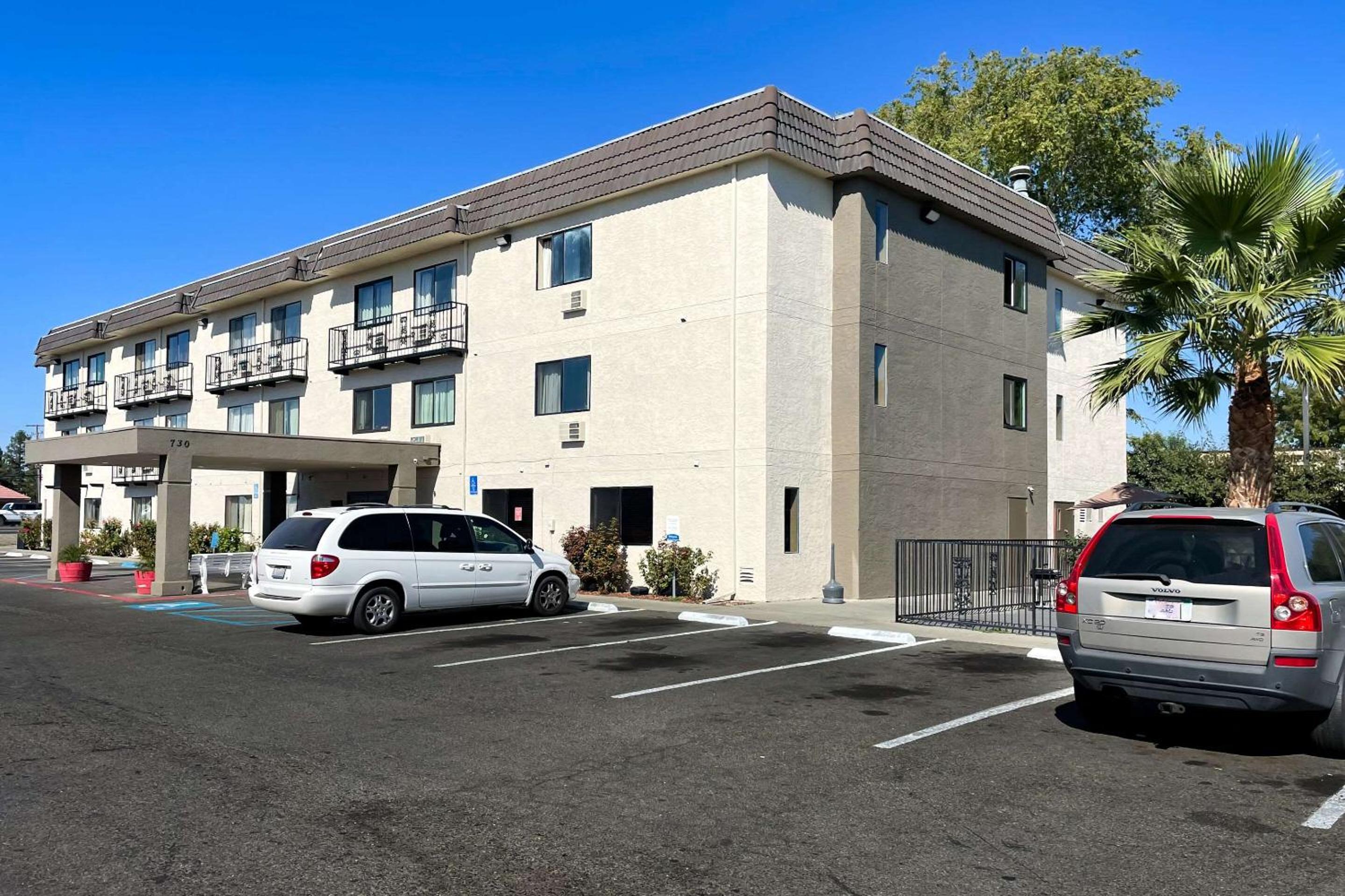 Yuba City Vacations - Sutter Inn - Property Image 5