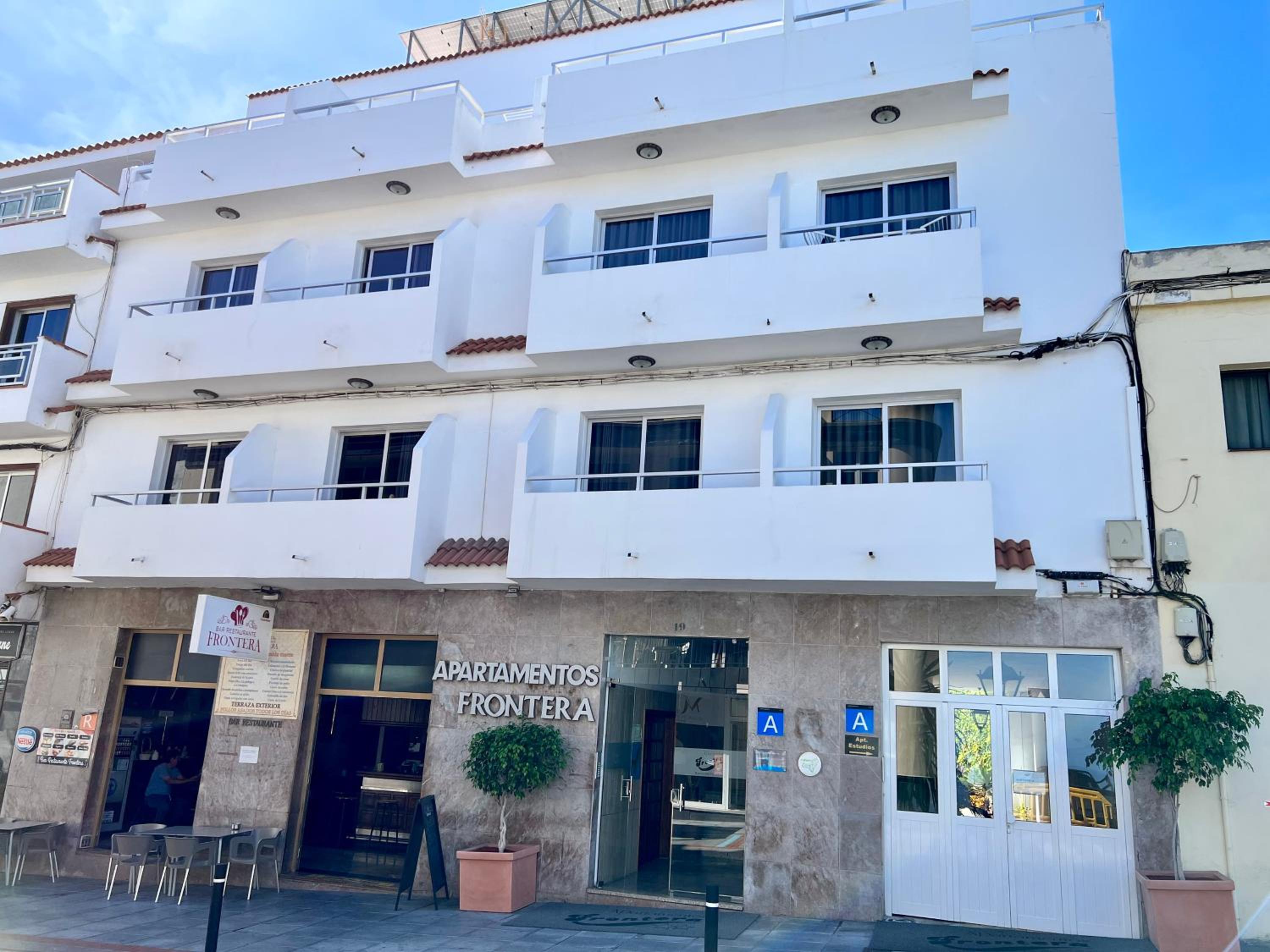 Apartamentos Frontera view 3