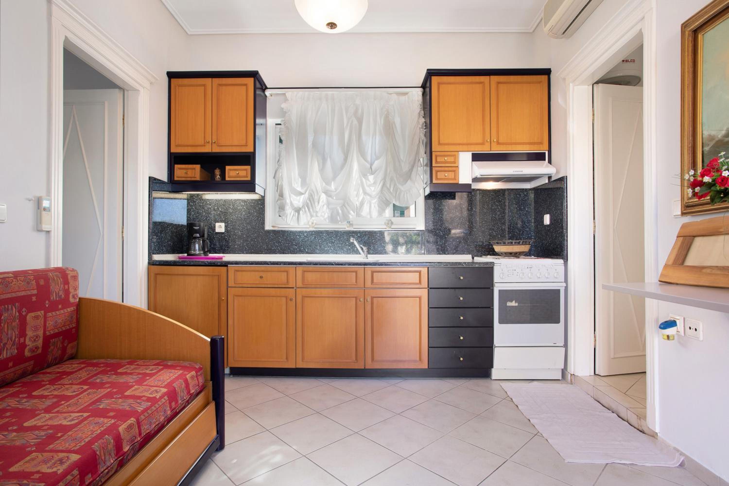 Olympia Holiday Home photo 3