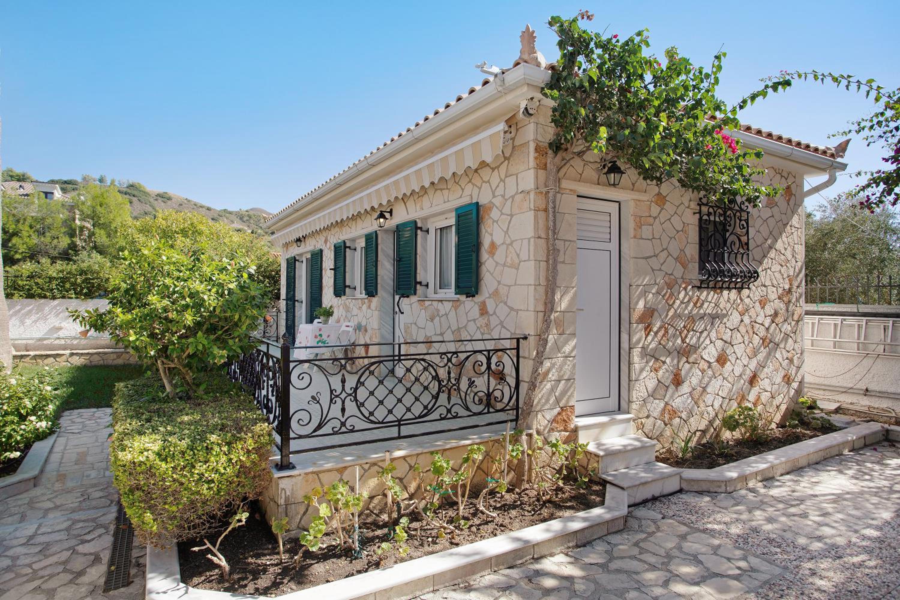 Olympia Holiday Home