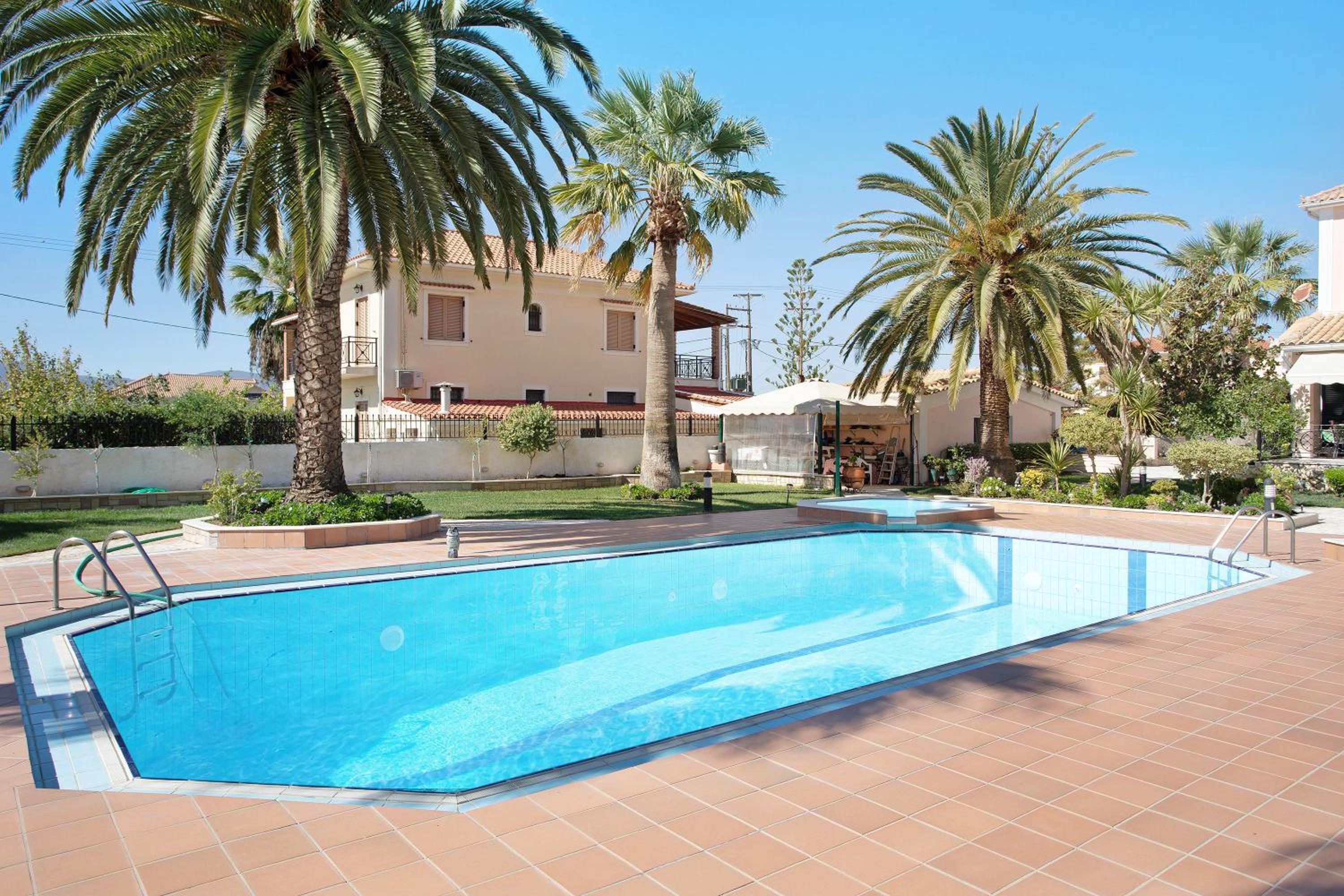Olympia Holiday Home