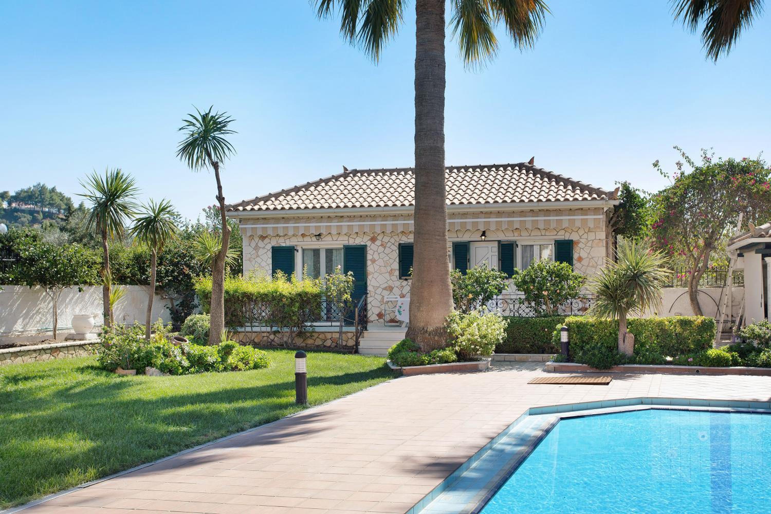 Olympia Holiday Home