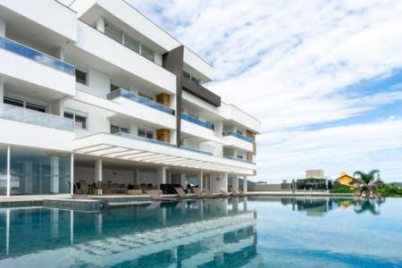 Ingleses - Infinity Pool view 4