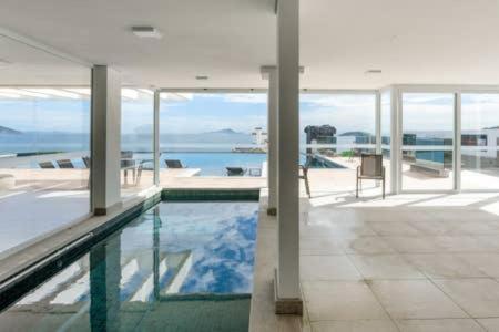 Ingleses - Infinity Pool view 3