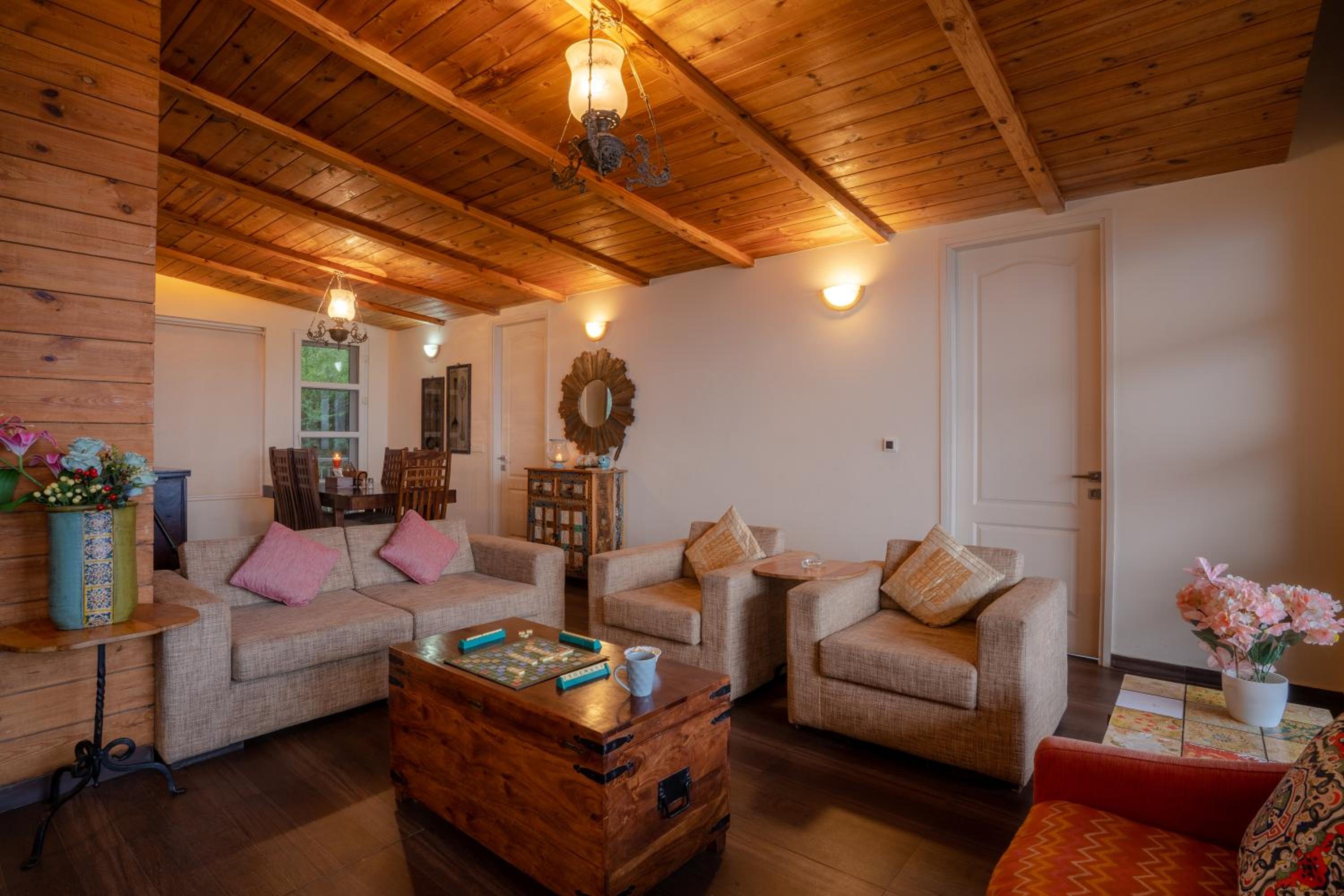 Hostie AJ's Retreat - Sunset Balcony 3BR home with Panoramic Valley Views view 4