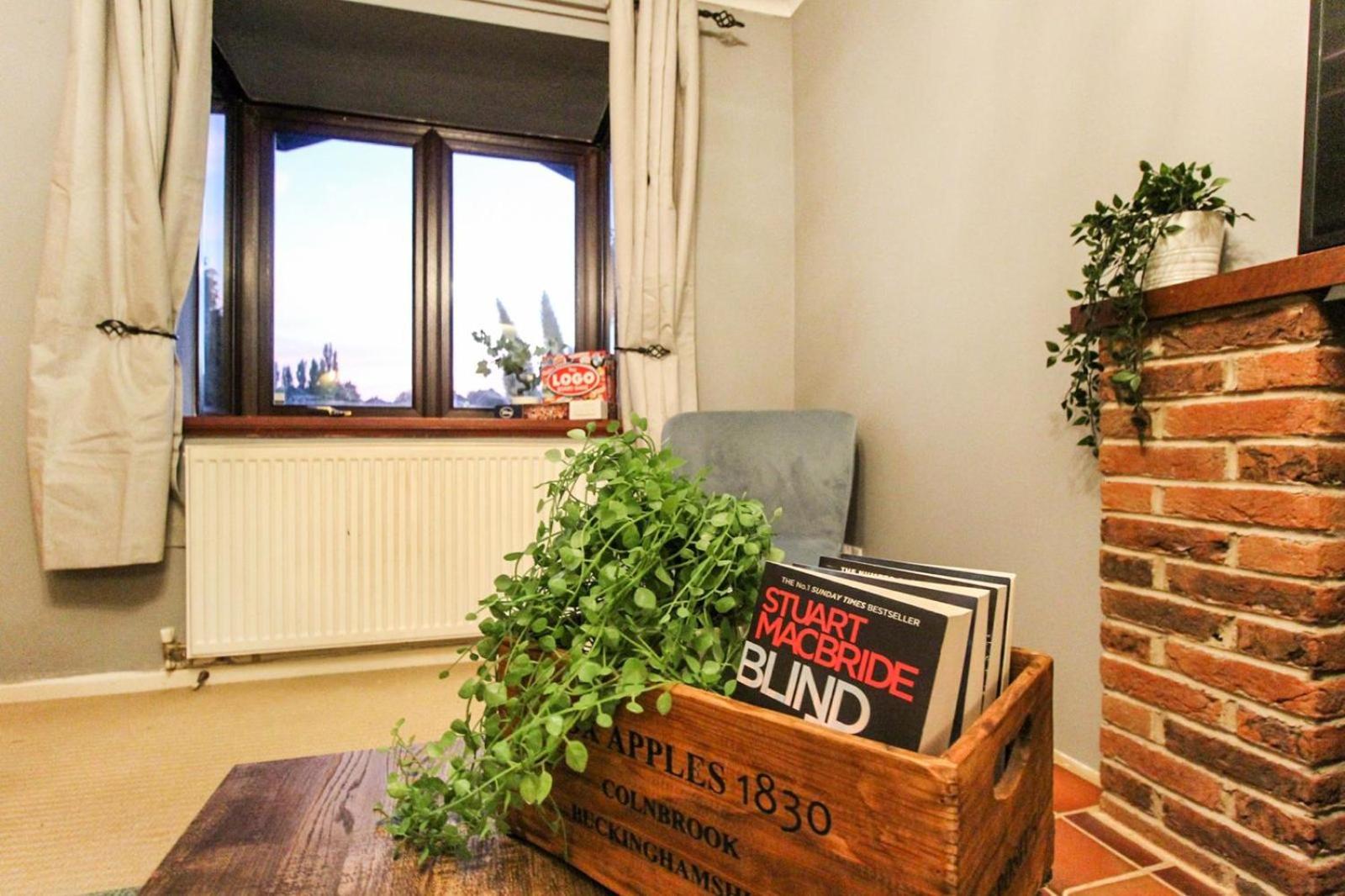 Comfortable 2 Bedroom House with Free Parking