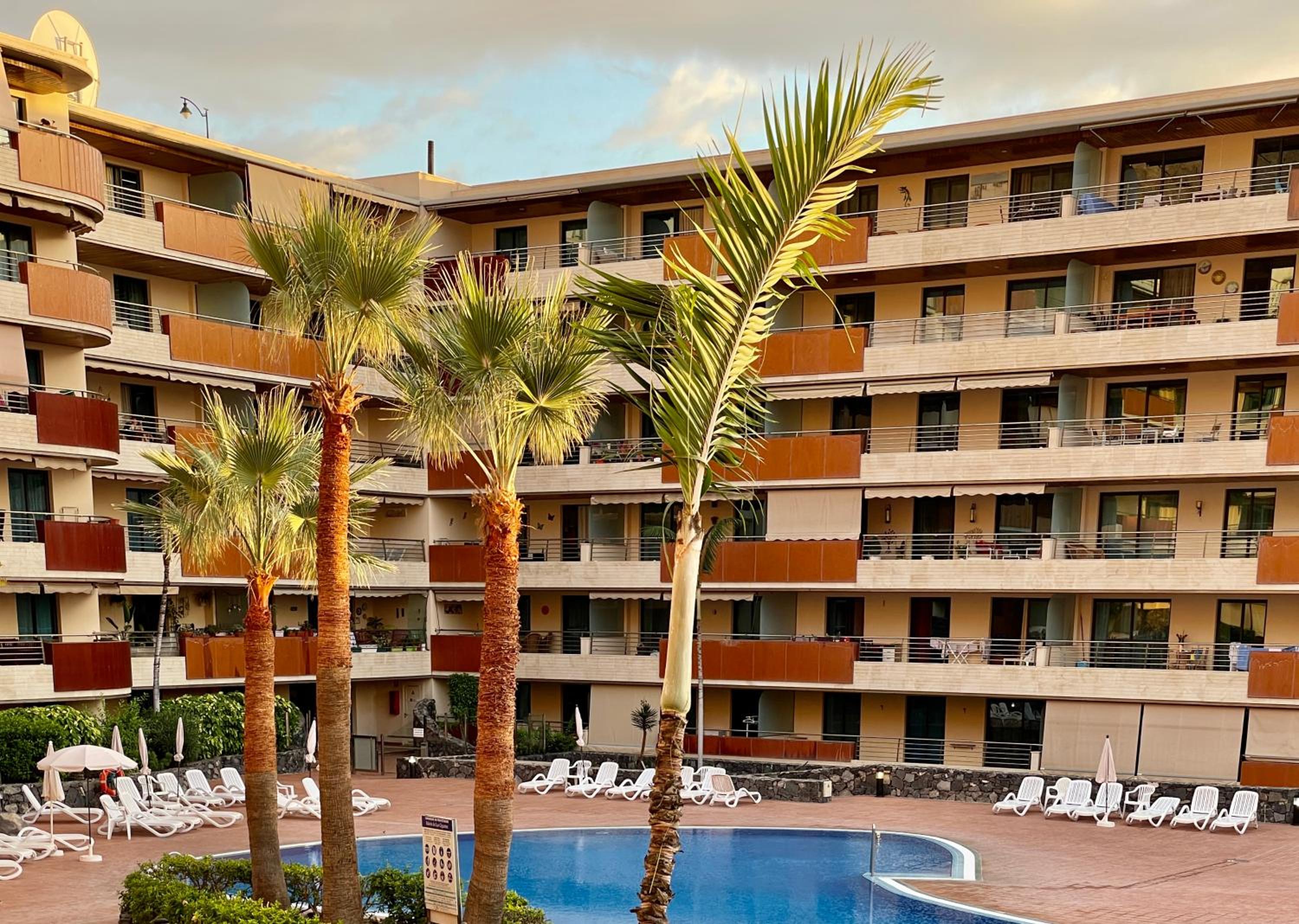 Gecko Apartment with private parking - 1 minutes from the oceanfront! view 3