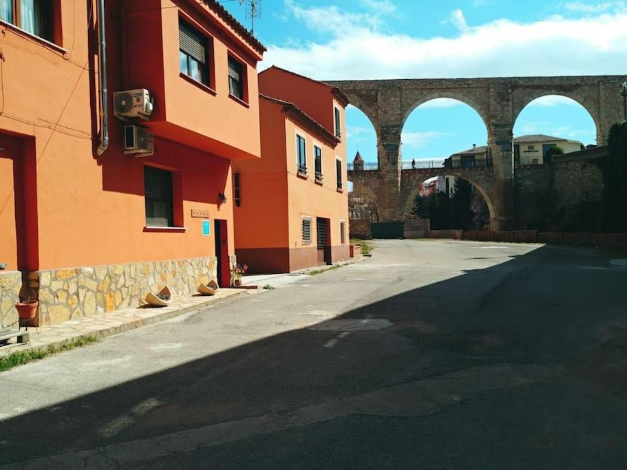El Vinilo. Aparcamiento exterior gratuito