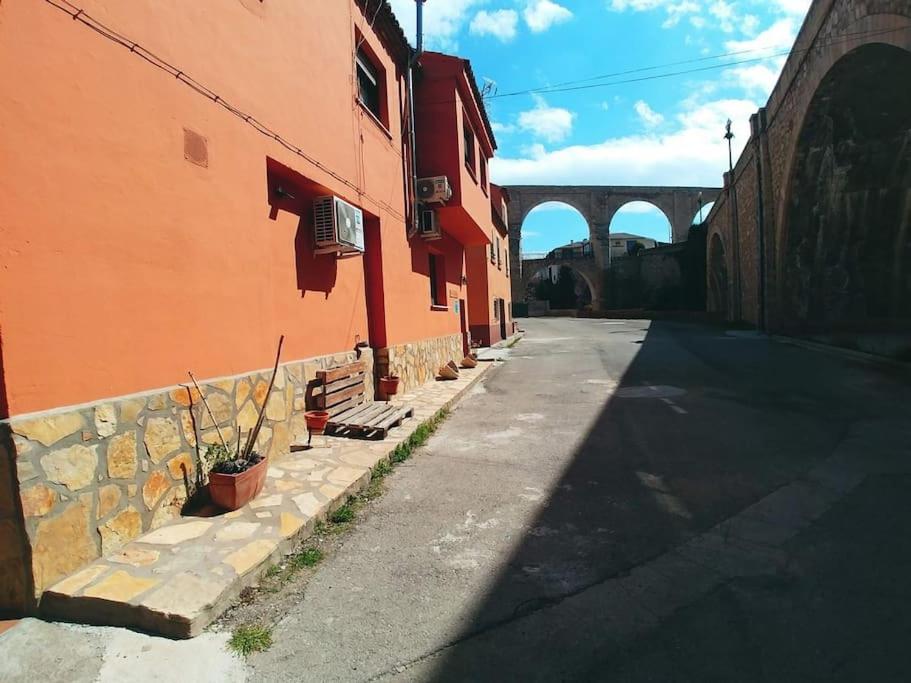 El Vinilo. Aparcamiento exterior gratuito