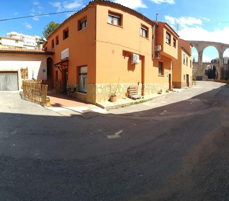 El Vinilo. Aparcamiento exterior gratuito