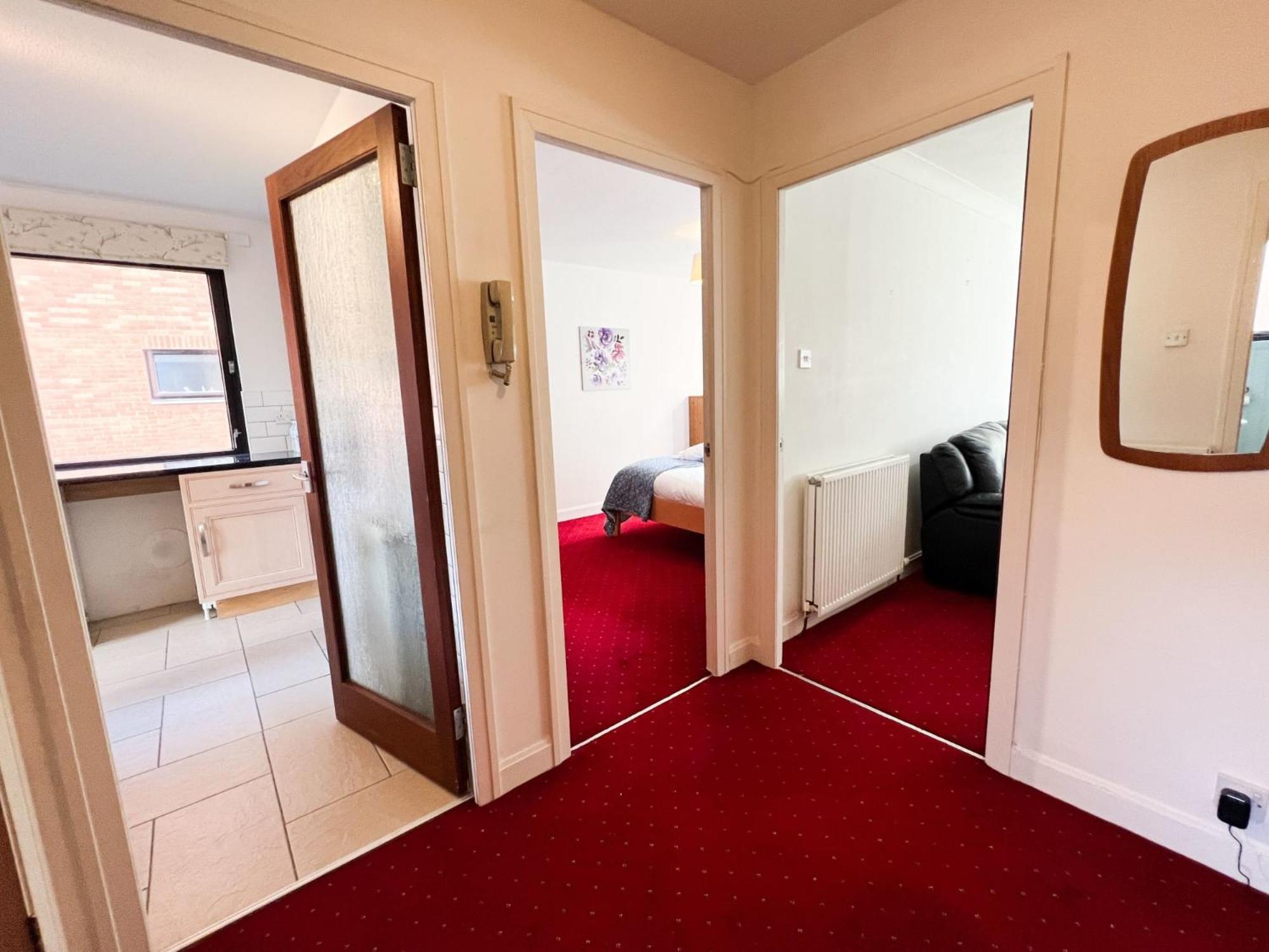 Anniesland Glasgow 1bd Flat - Free Parking view 2