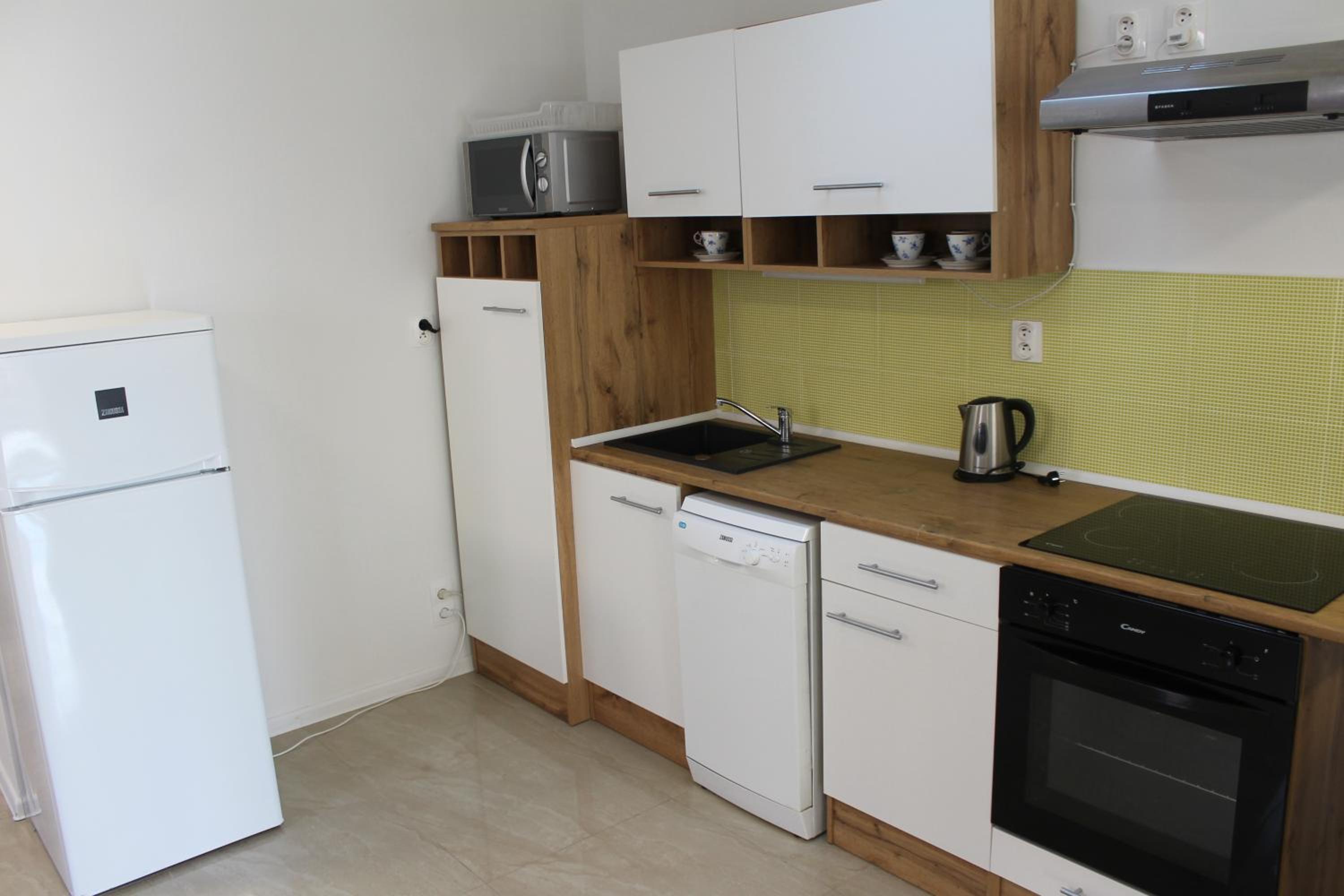Photo 8