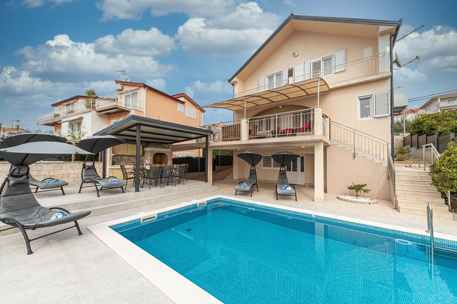 Villa Urban view 3