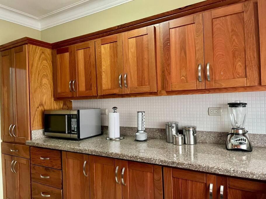 Spacious and Cozy apartment in the City