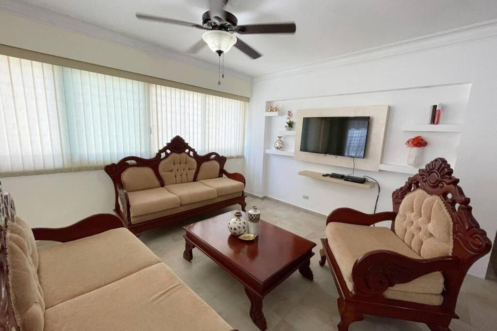 Spacious and Cozy apartment in the City