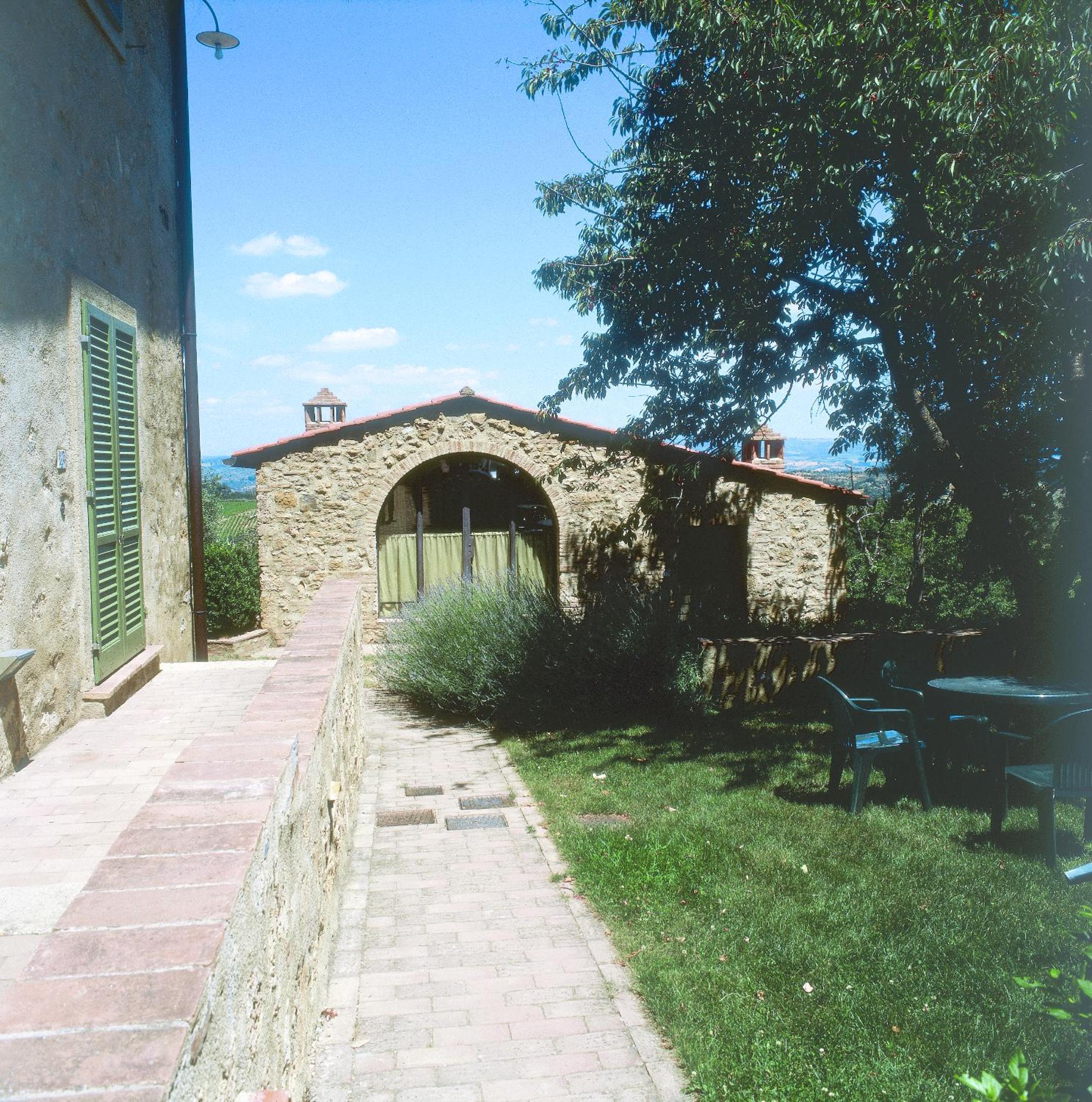 Photo 37