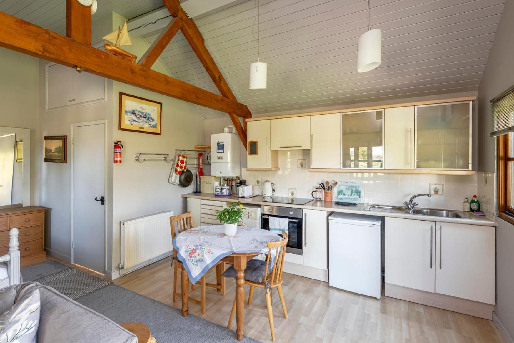 Beautiful Cottage With Stunning Views in Box