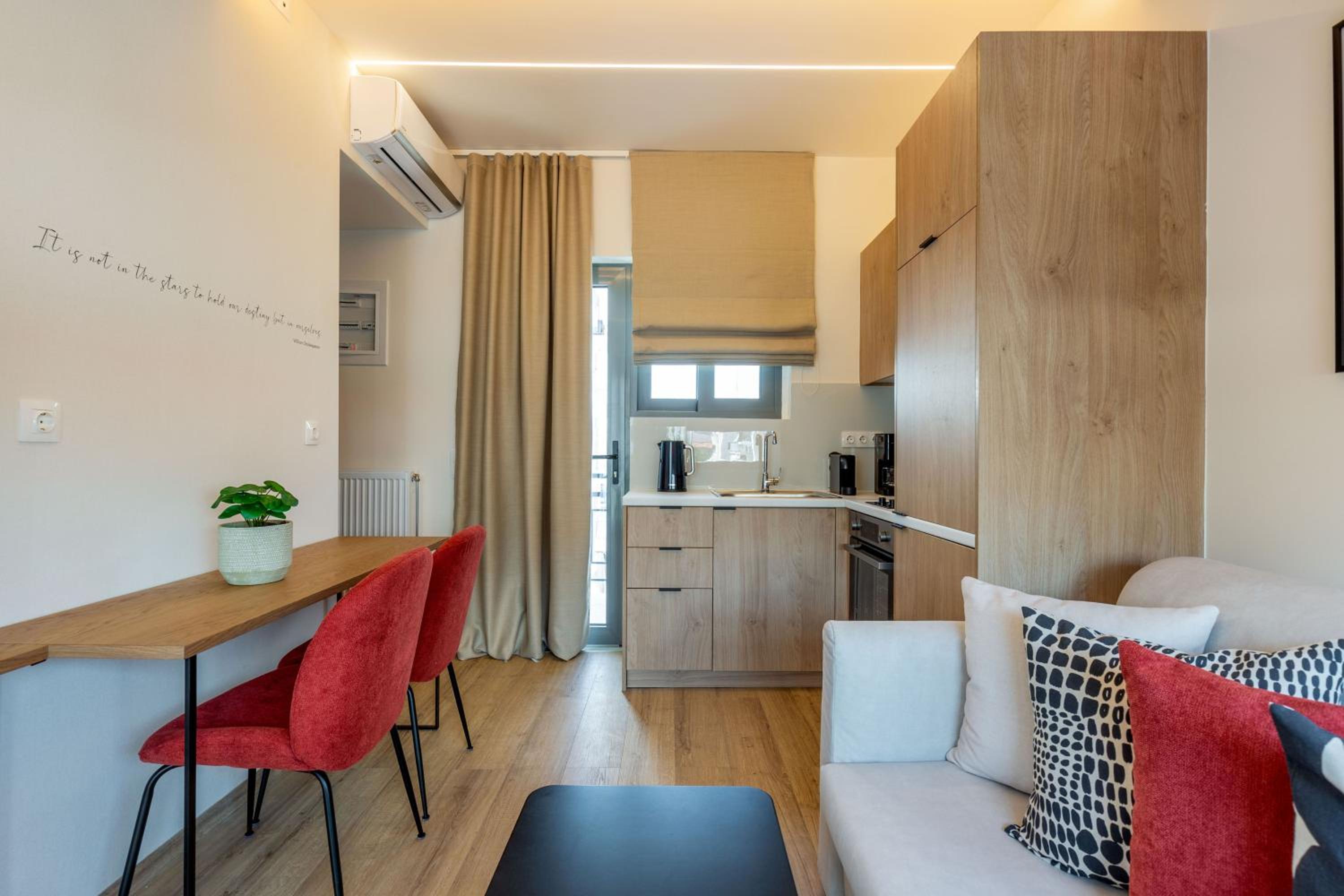 IO SUITES