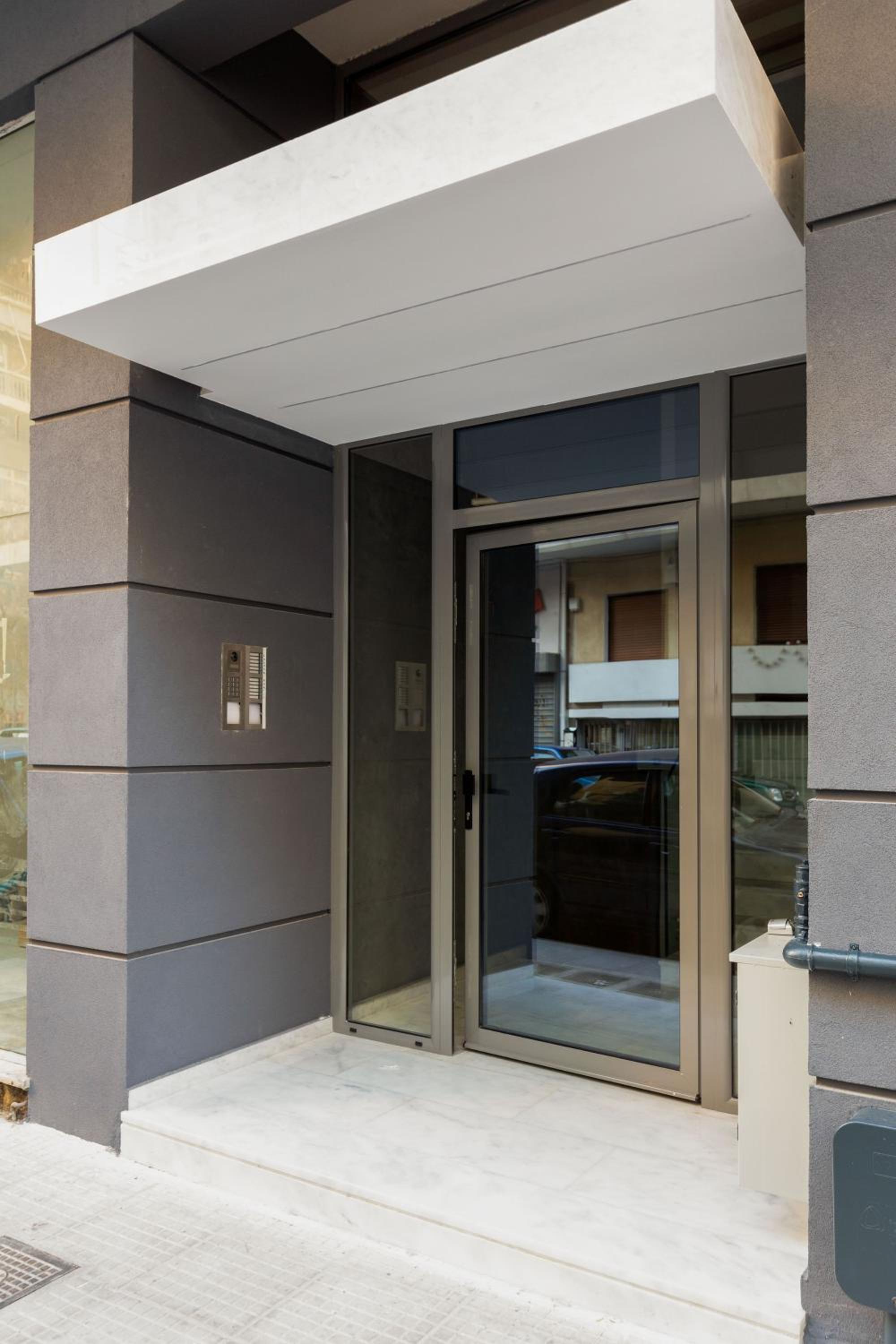 IO SUITES