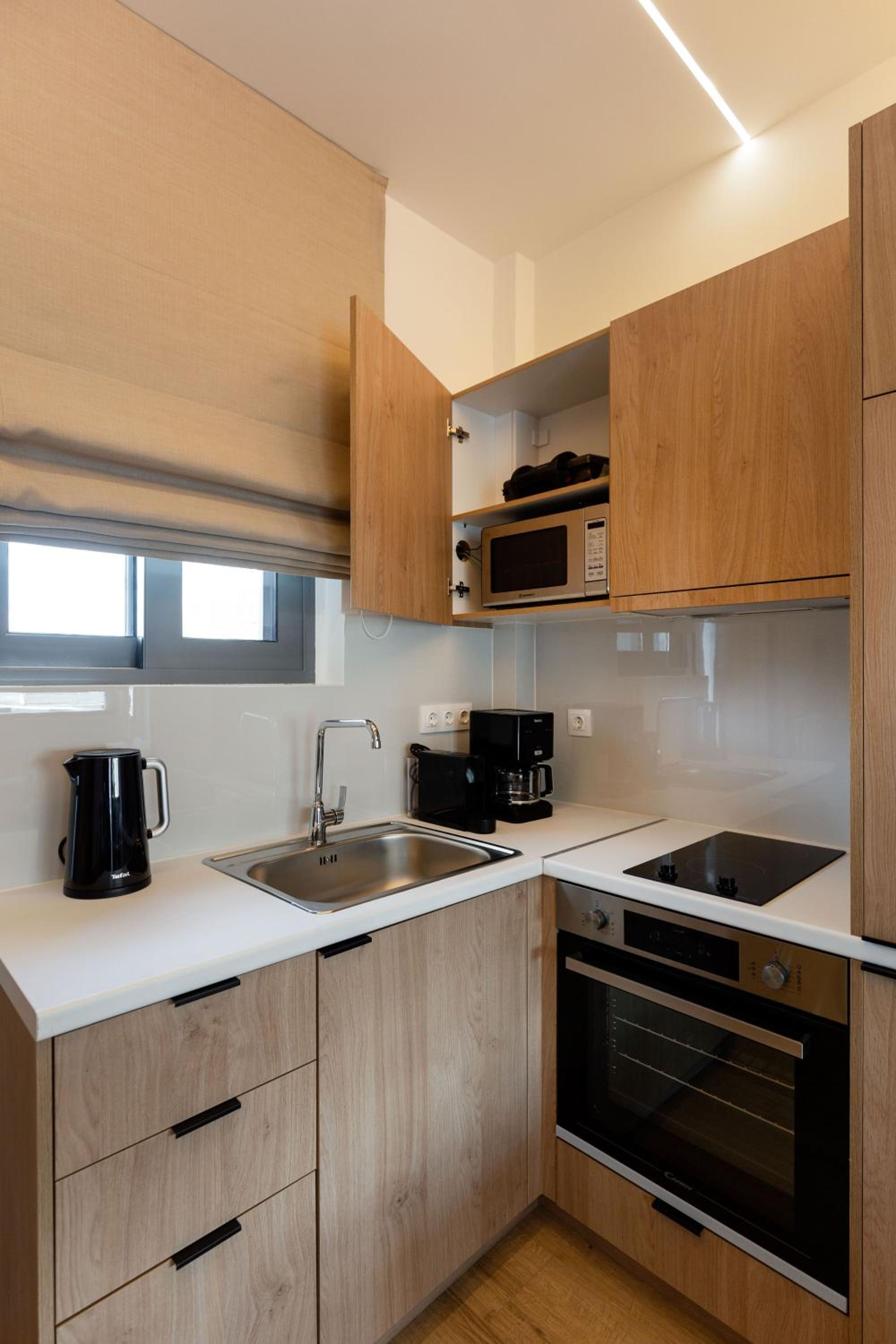 IO SUITES